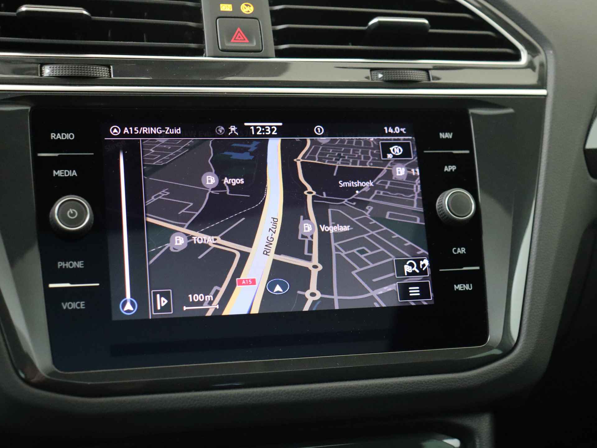 Volkswagen Tiguan 1.4 TSI eHybrid Business Automaat | Panorama dak | Navigatie | Climate Control - 15/40
