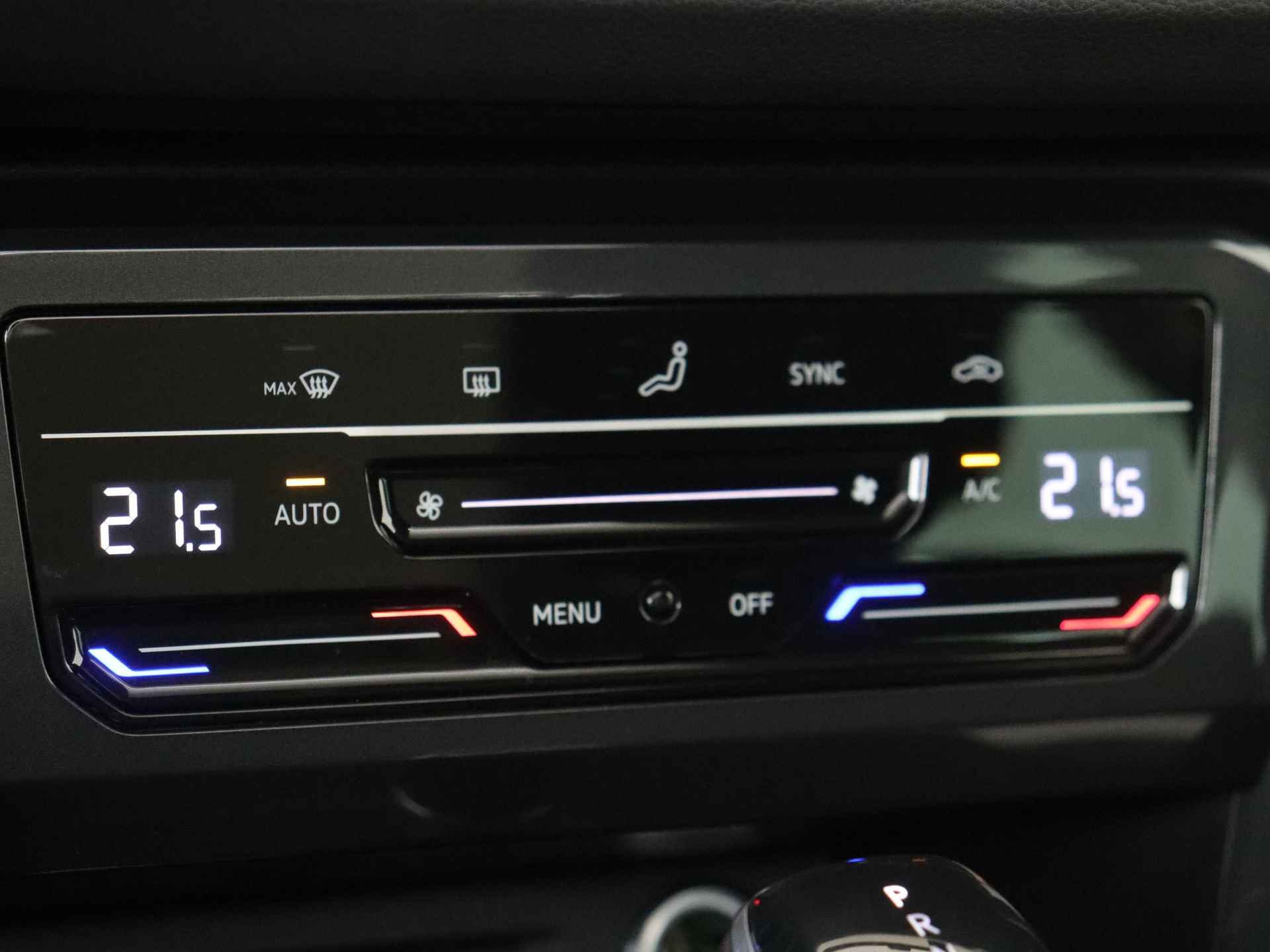 Volkswagen Tiguan 1.4 TSI eHybrid Business Automaat | Panorama dak | Navigatie | Climate Control - 19/40
