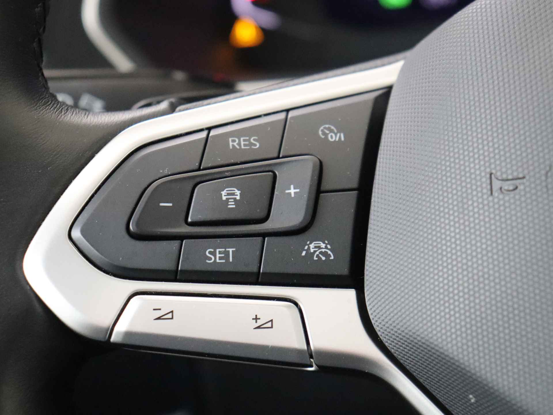 Volkswagen Tiguan 1.4 TSI eHybrid Business Automaat | Panorama dak | Navigatie | Climate Control - 21/40