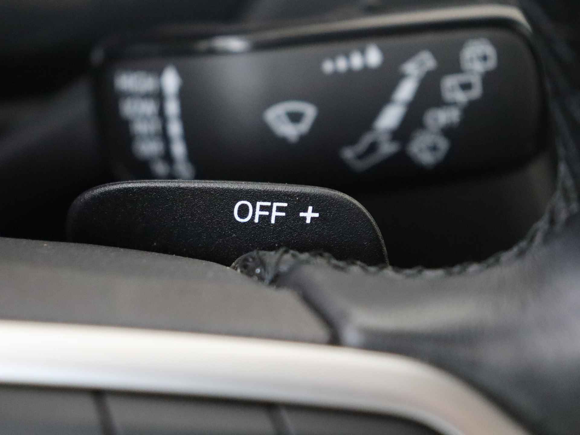 Volkswagen Tiguan 1.4 TSI eHybrid Business Automaat | Panorama dak | Navigatie | Climate Control - 23/40