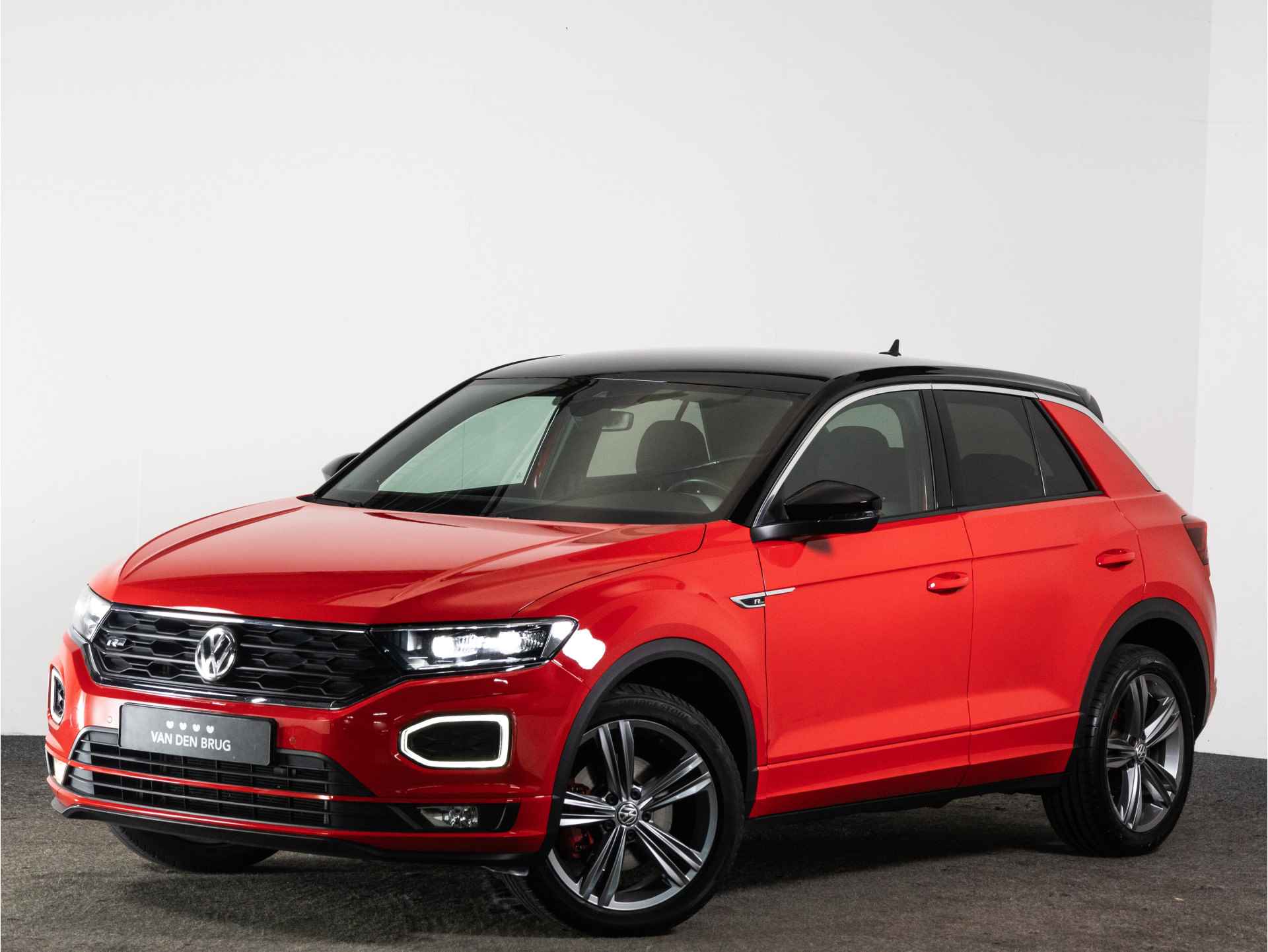 Volkswagen T-Roc R-Line 1.5 TSI 150 PK DSG AUTOMAAT | LED | Navigatie | Beats Audio | Achteruitrijcamera | Adaptieve Cruise Control | - 3/38