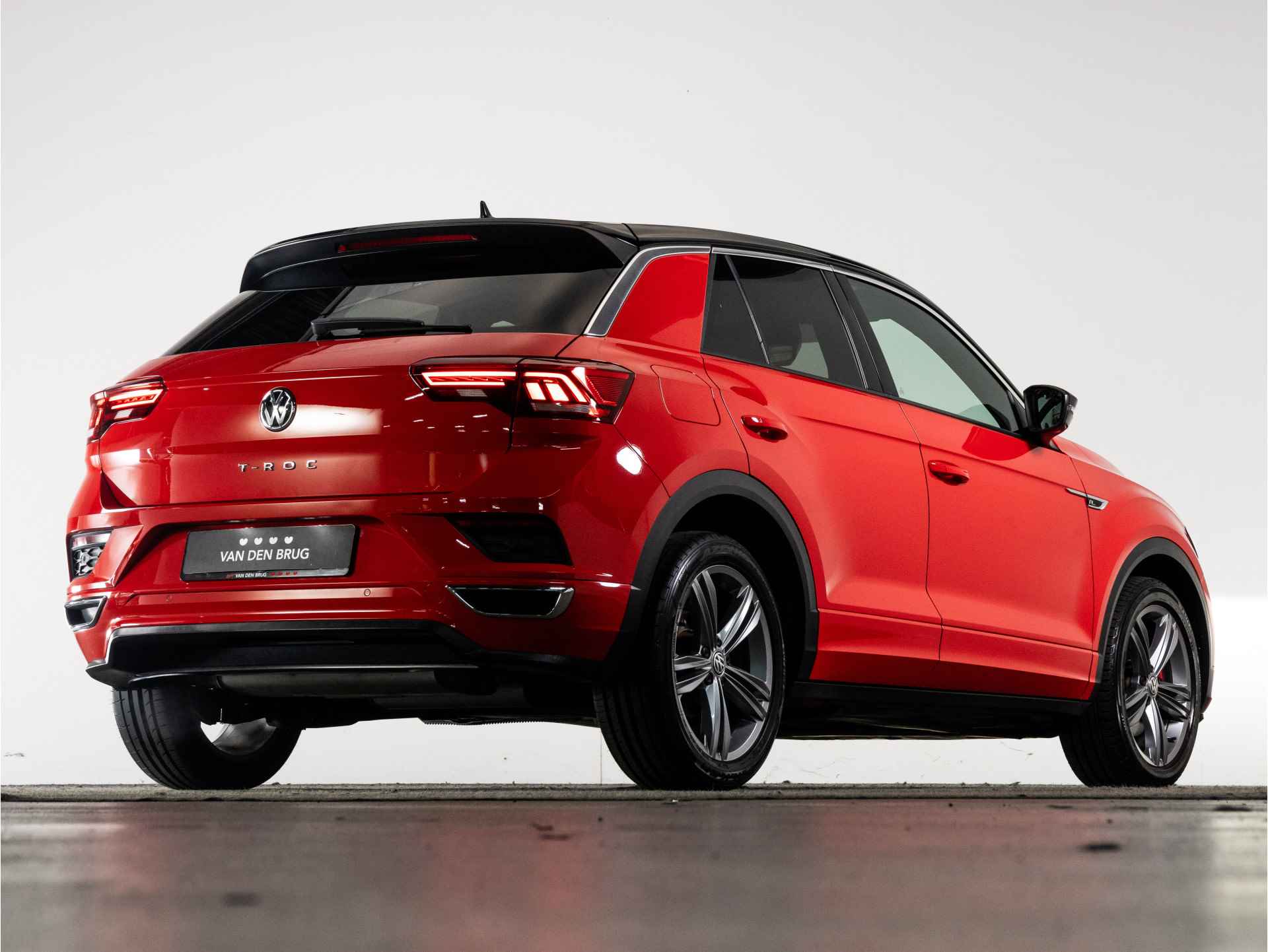 Volkswagen T-Roc R-Line 1.5 TSI 150 PK DSG AUTOMAAT | LED | Navigatie | Beats Audio | Achteruitrijcamera | Adaptieve Cruise Control | - 31/38