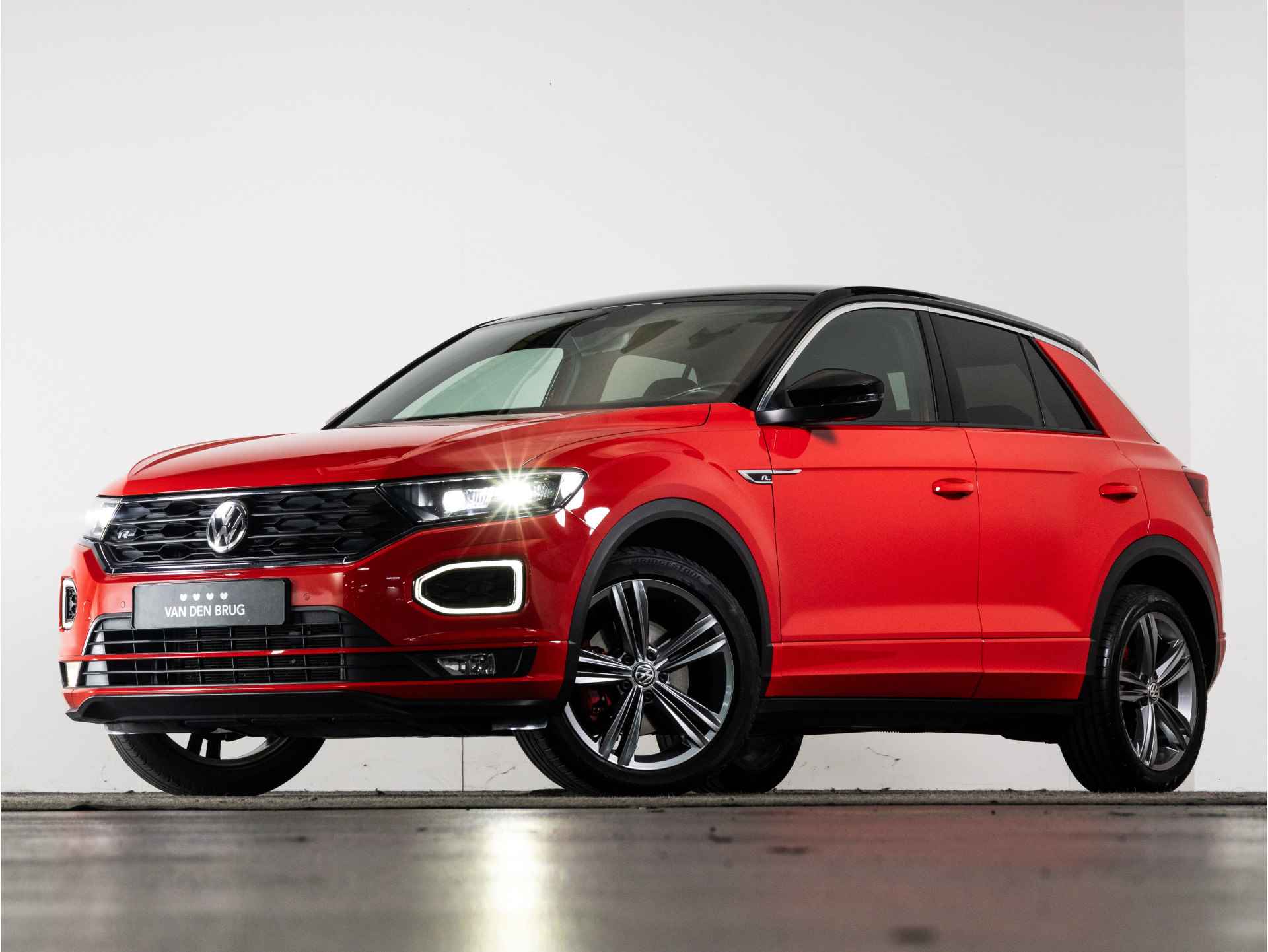 Volkswagen T-Roc R-Line 1.5 TSI 150 PK DSG AUTOMAAT | LED | Navigatie | Beats Audio | Achteruitrijcamera | Adaptieve Cruise Control | - 35/38