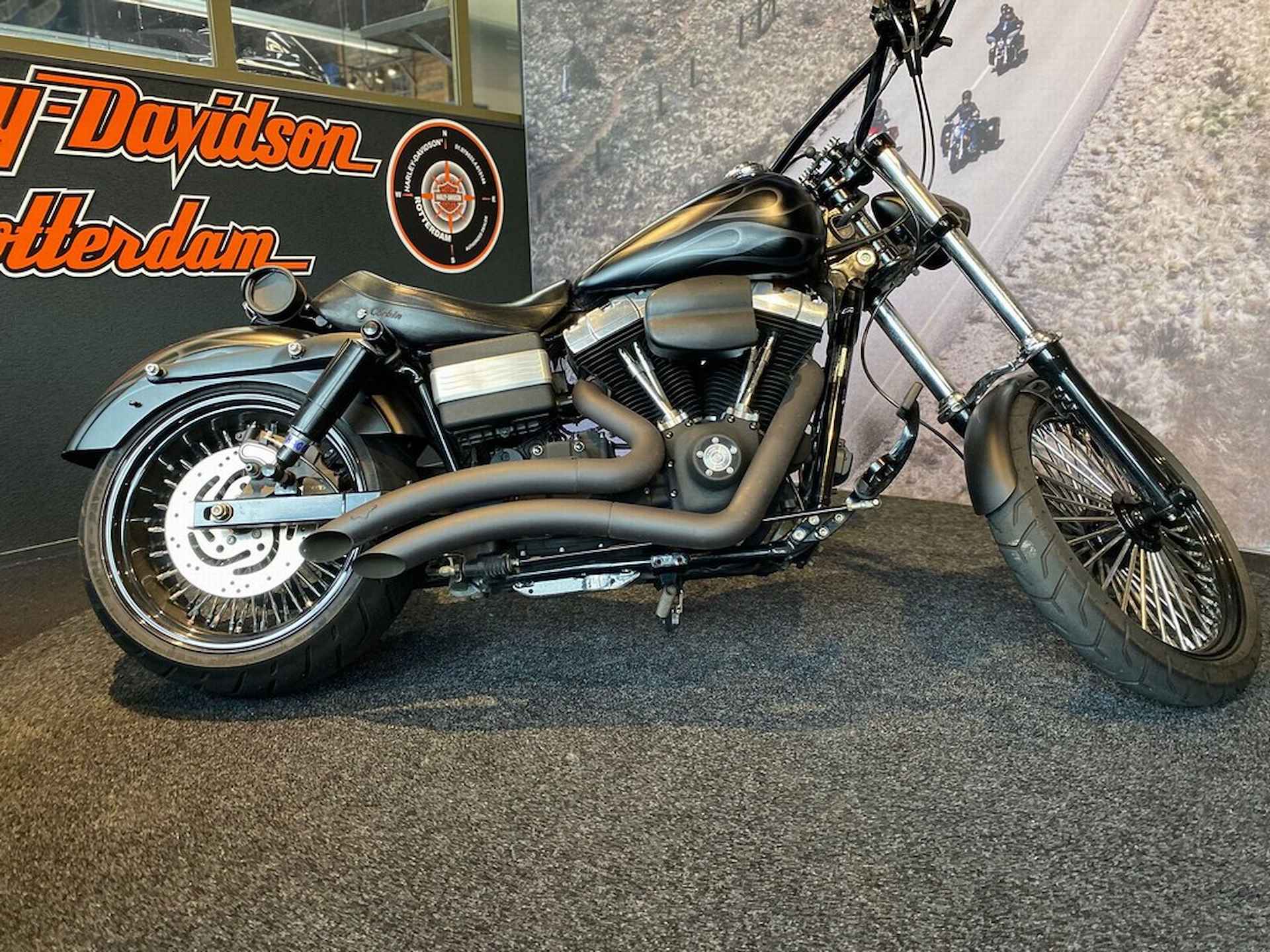 Harley-Davidson FXDB DYNA STREET BOB LTD - 3/8