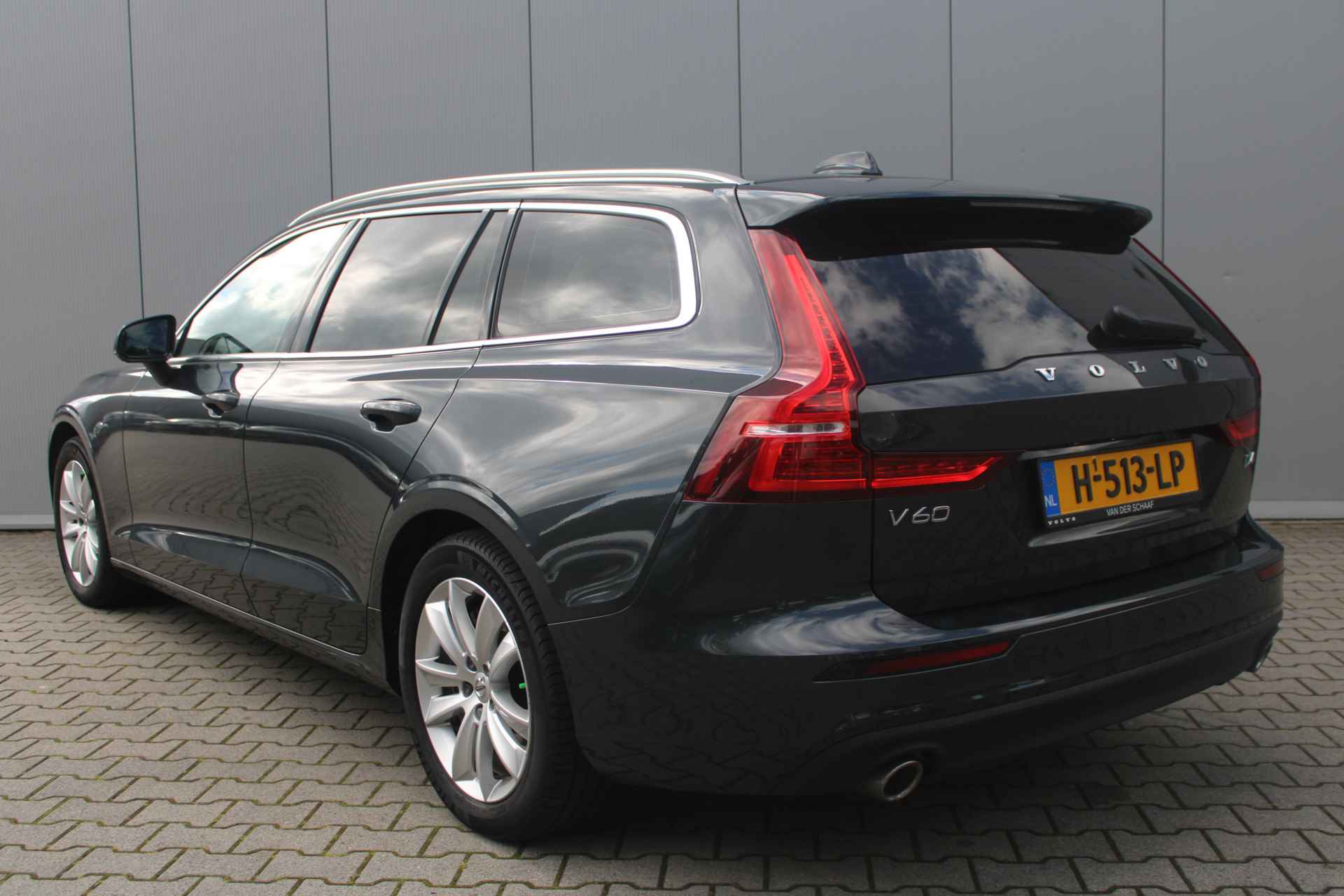 Volvo V60 D4 Automaat Momentum Pro - 7/29