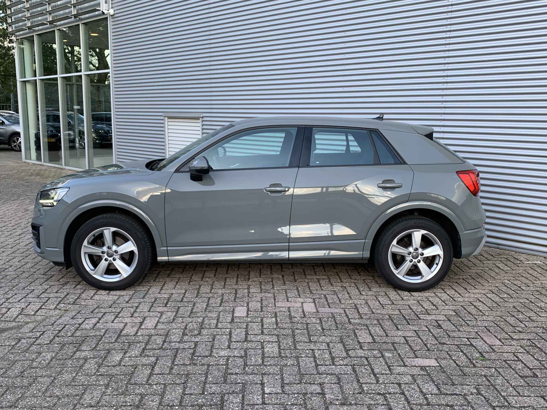 Audi Q2 35 TFSI S Edition S LINE AUTOMAAT Navigatie | Cruise | Climate | Parkeersensoren - 2/15