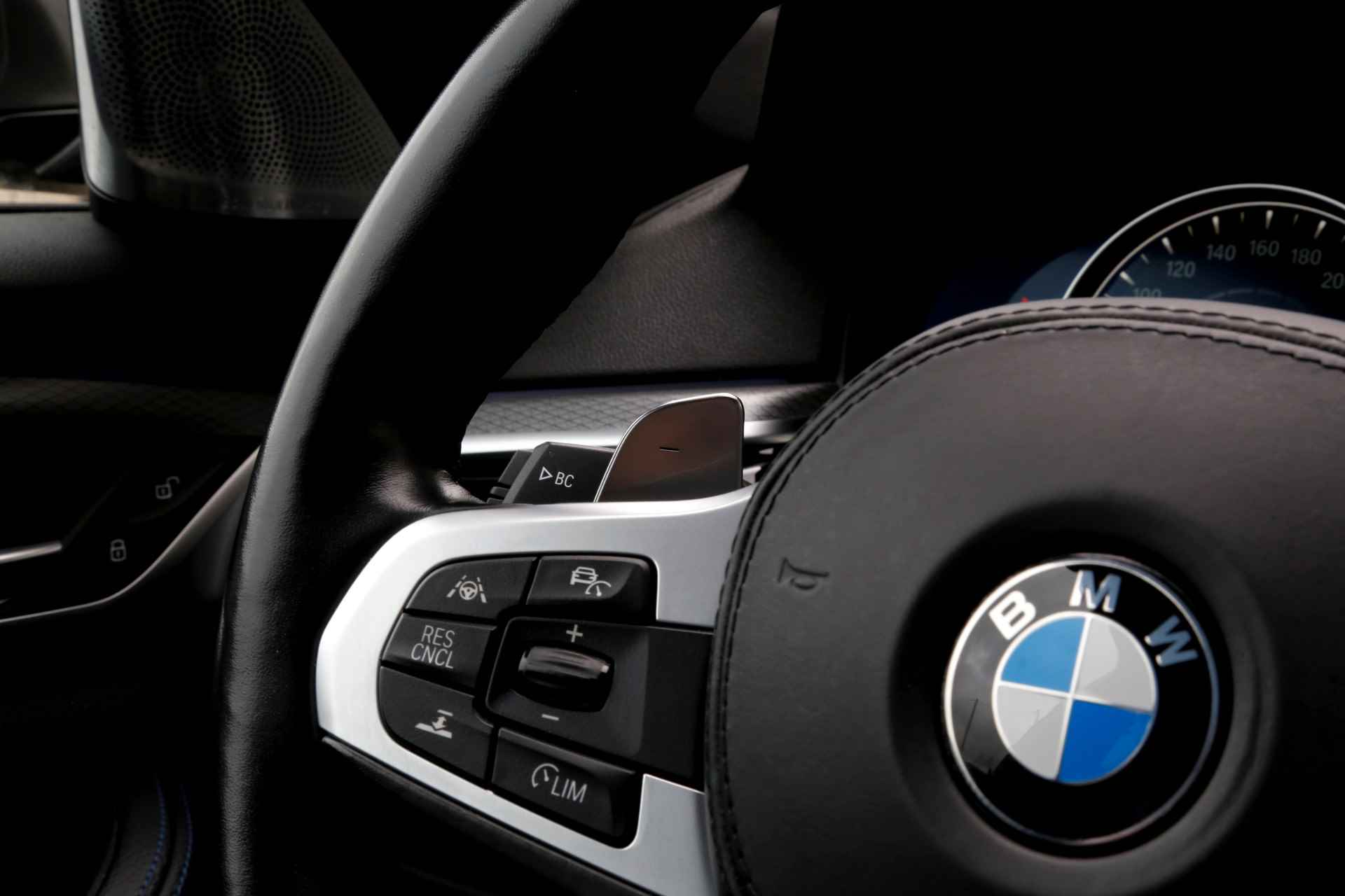 BMW 5 Serie M550i V8 462PK xDrive High Executive*Perfect BMW Onderh.*Bowers&Wilkins Diamond/Co-Pilot Pack/Softclose/Nachtzicht/Head-Up/Apple - 44/78