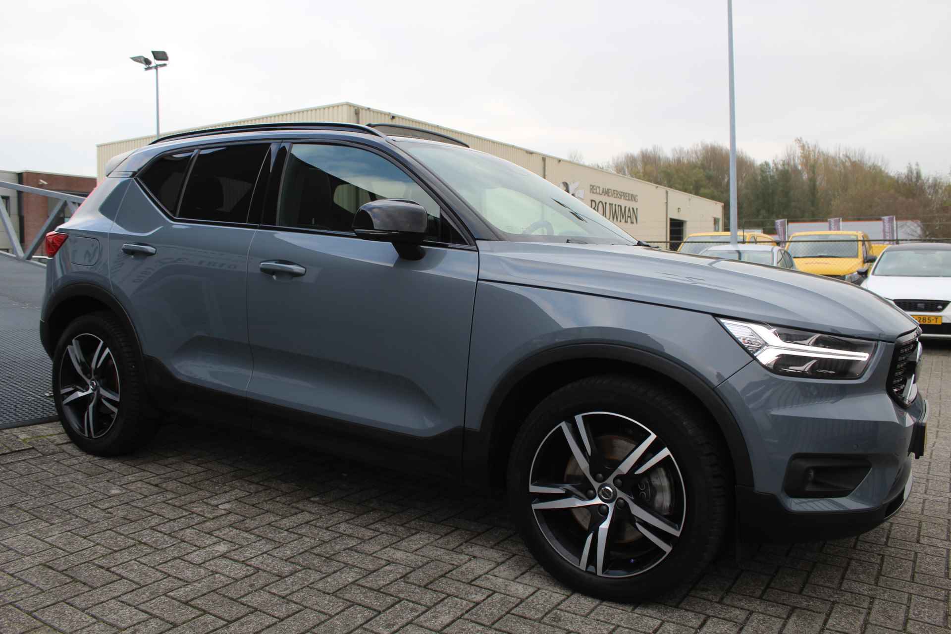 Volvo XC40 1.5 T5 Twin Engine R-Design Automaat Orig.NL auto/Dealer onderhouden/Panoramadak/Apple&Android Carplay/Navigatie - 8/29