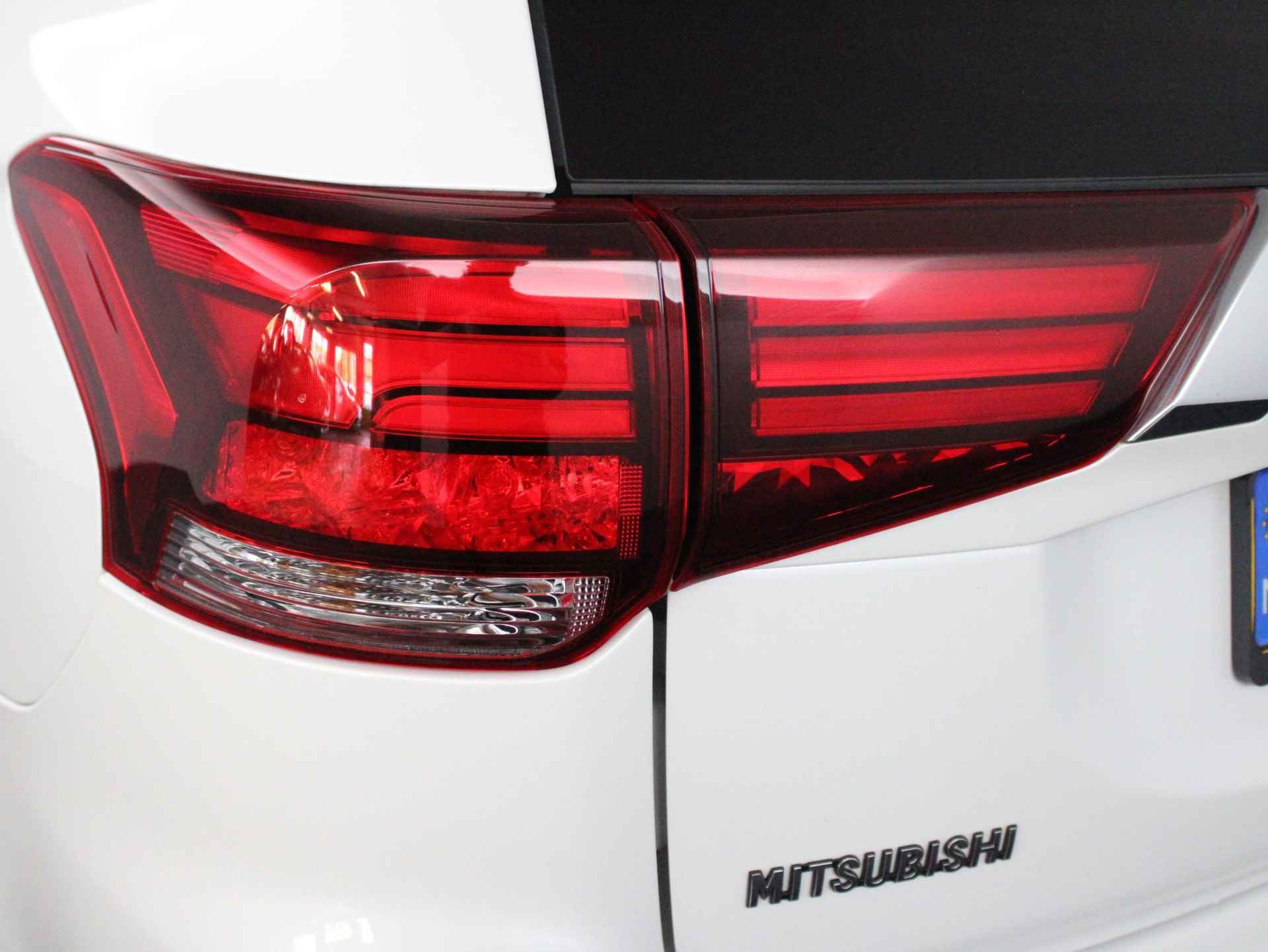 Mitsubishi Outlander 2.4 PHEV Intense | Led | Navigatie | Camera | - 8/48