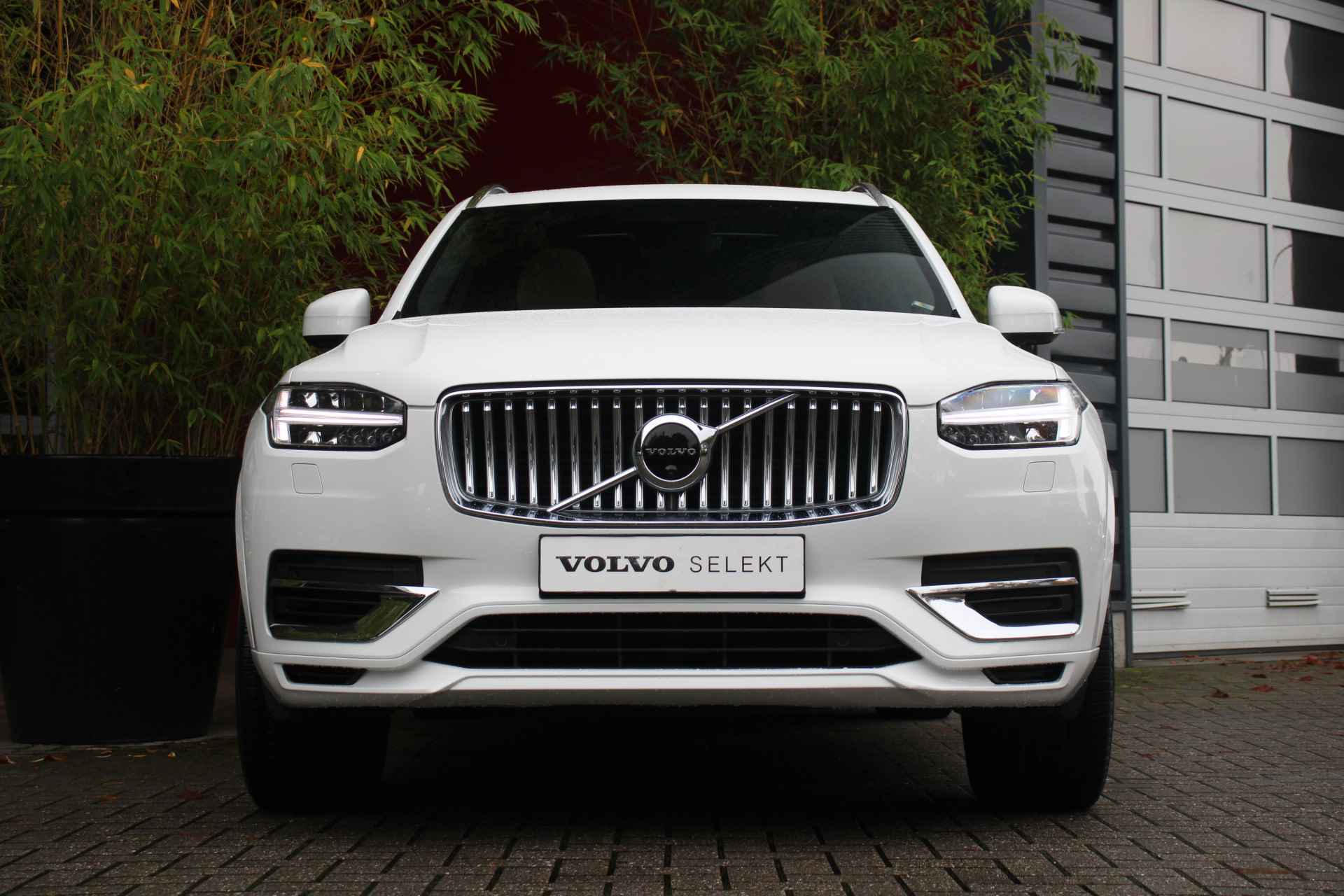 Volvo XC90 T8 Recharge AWD Inscription Exclusive | Luchtvering | Massage | Stoelventilatie | Trekhaak | 360 Camera | Adaptive Cruise | Schu - 12/30