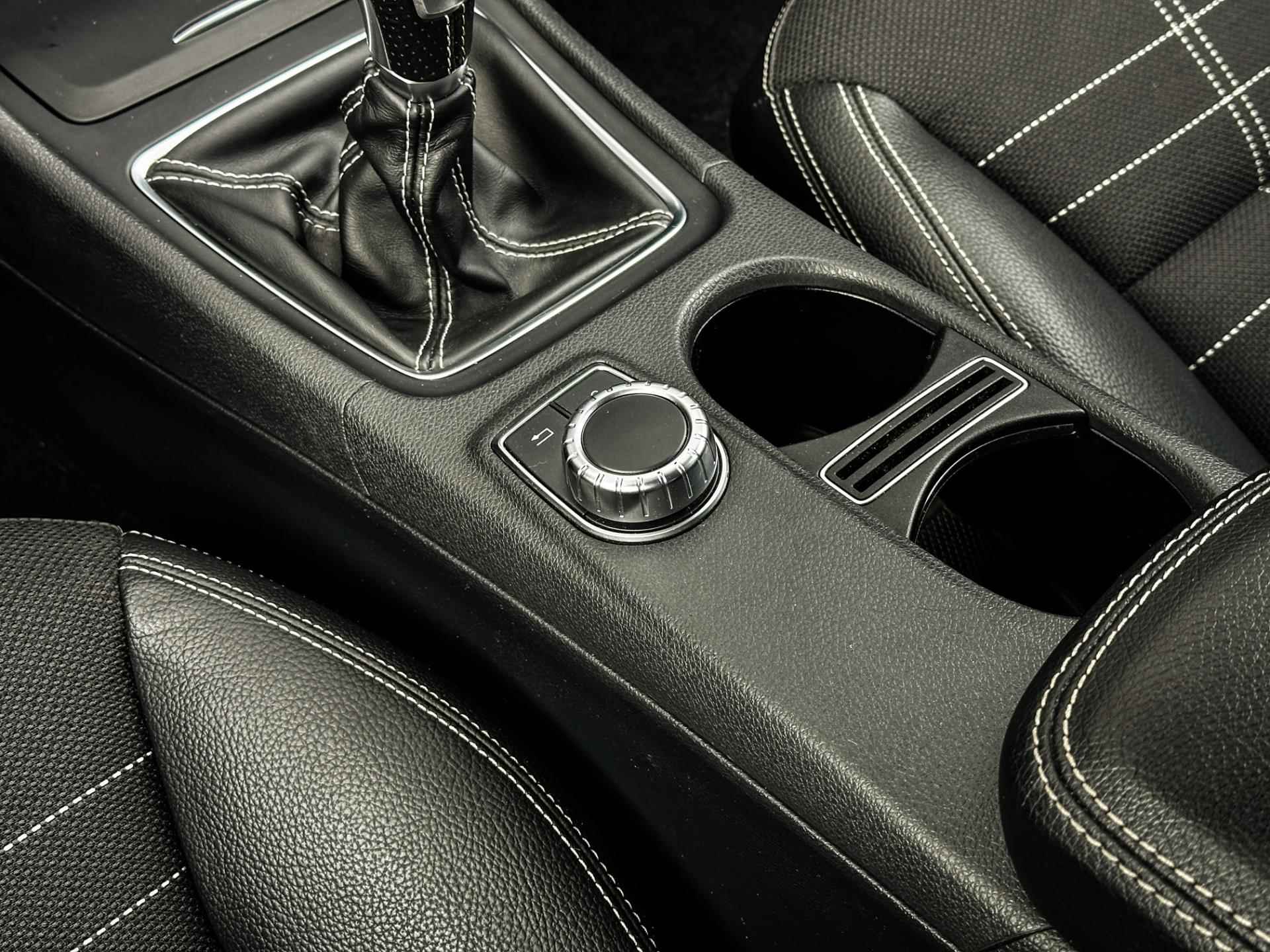 Mercedes-Benz CLA-klasse 180 Prestige | nieuwe LM velgen | Clima | Navi | Metalic | PDC | Xenon | H.Leder | - 32/49