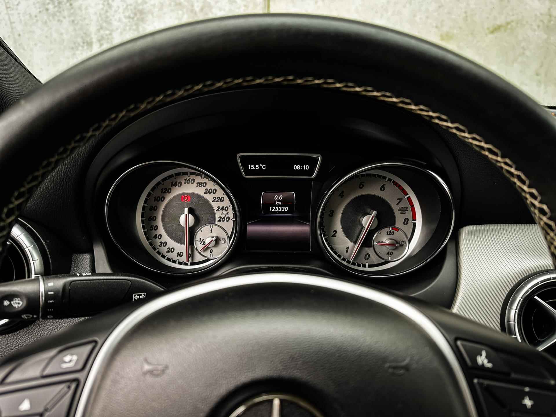 Mercedes-Benz CLA-klasse 180 Prestige | nieuwe LM velgen | Clima | Navi | Metalic | PDC | Xenon | H.Leder | - 41/49
