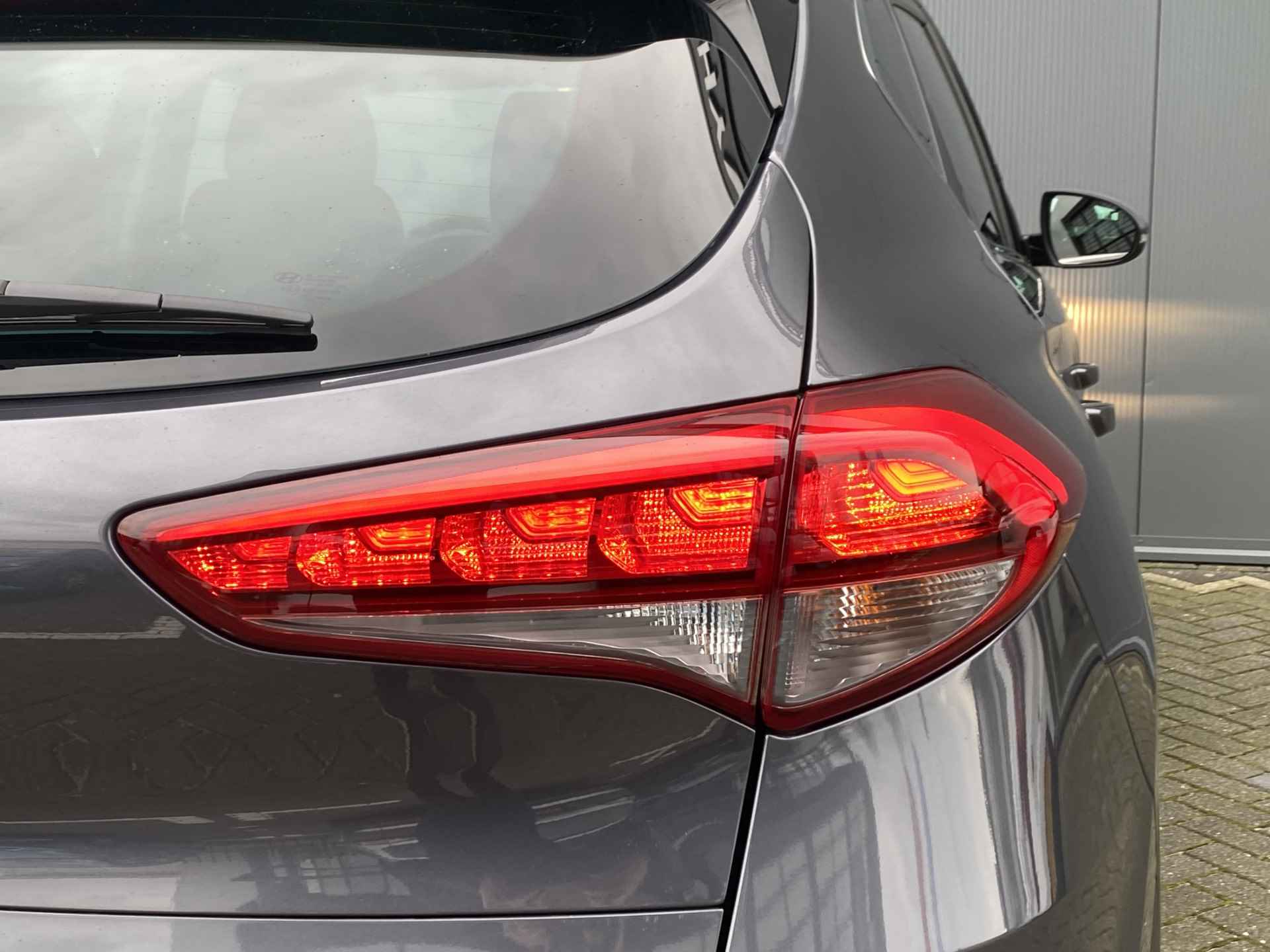 Hyundai Tucson 1.6 GDI 130pk Comfort | Led | Camera | Climate | Navigatie | 17" Lichtmetaal | Afn. Trekhaak | 1e Eigenaar | Parkeer Assistent | - 9/29