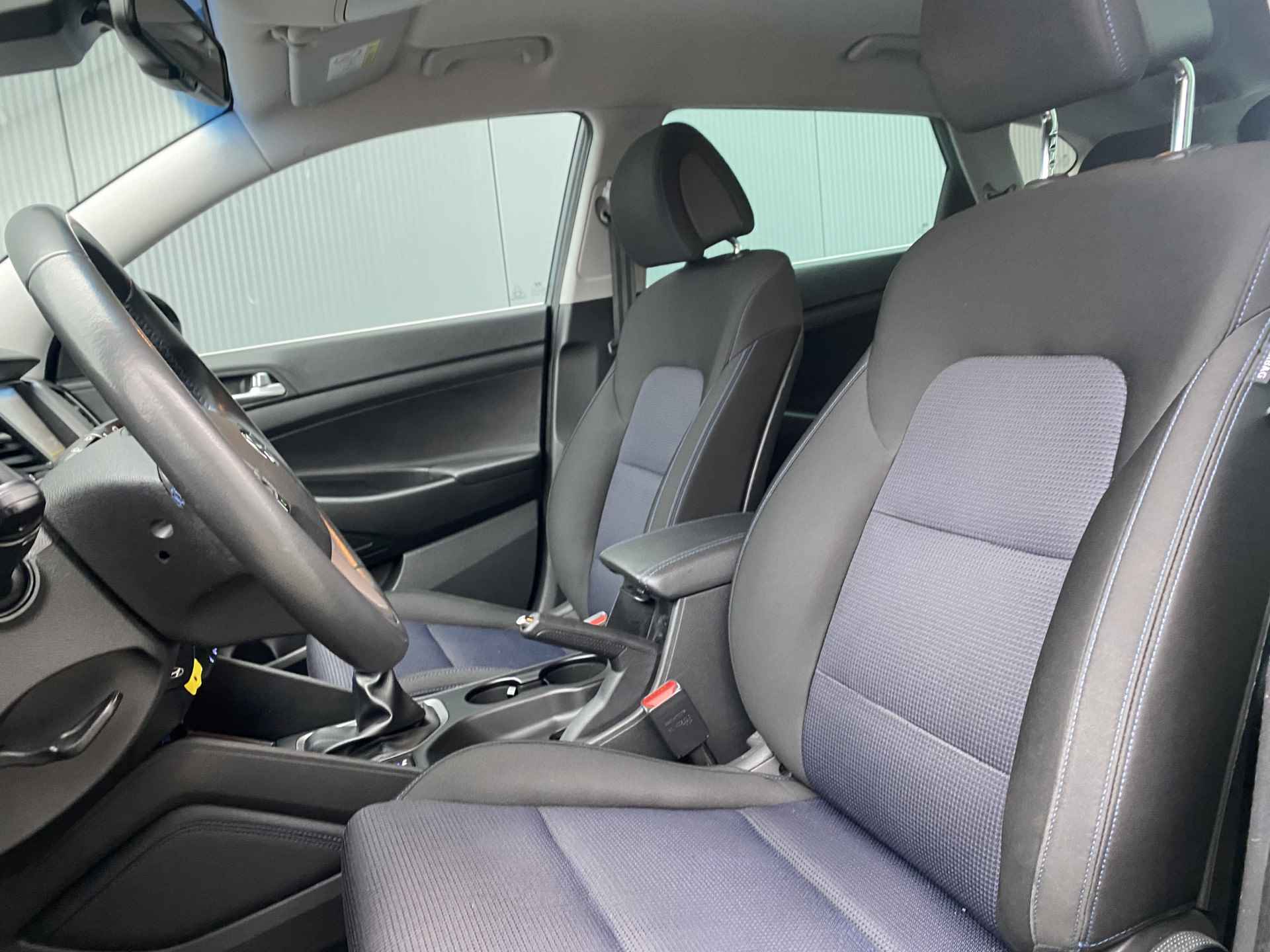 Hyundai Tucson 1.6 GDI 130pk Comfort | Led | Camera | Climate | Navigatie | 17" Lichtmetaal | Afn. Trekhaak | 1e Eigenaar | Parkeer Assistent | - 17/29