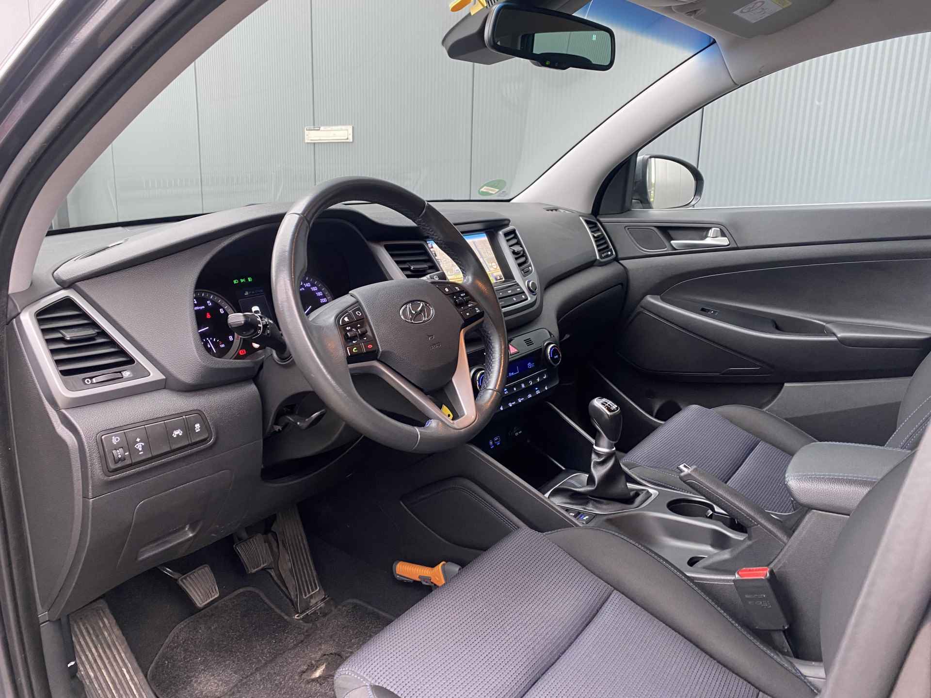 Hyundai Tucson 1.6 GDI 130pk Comfort | Led | Camera | Climate | Navigatie | 17" Lichtmetaal | Afn. Trekhaak | 1e Eigenaar | Parkeer Assistent | - 18/29