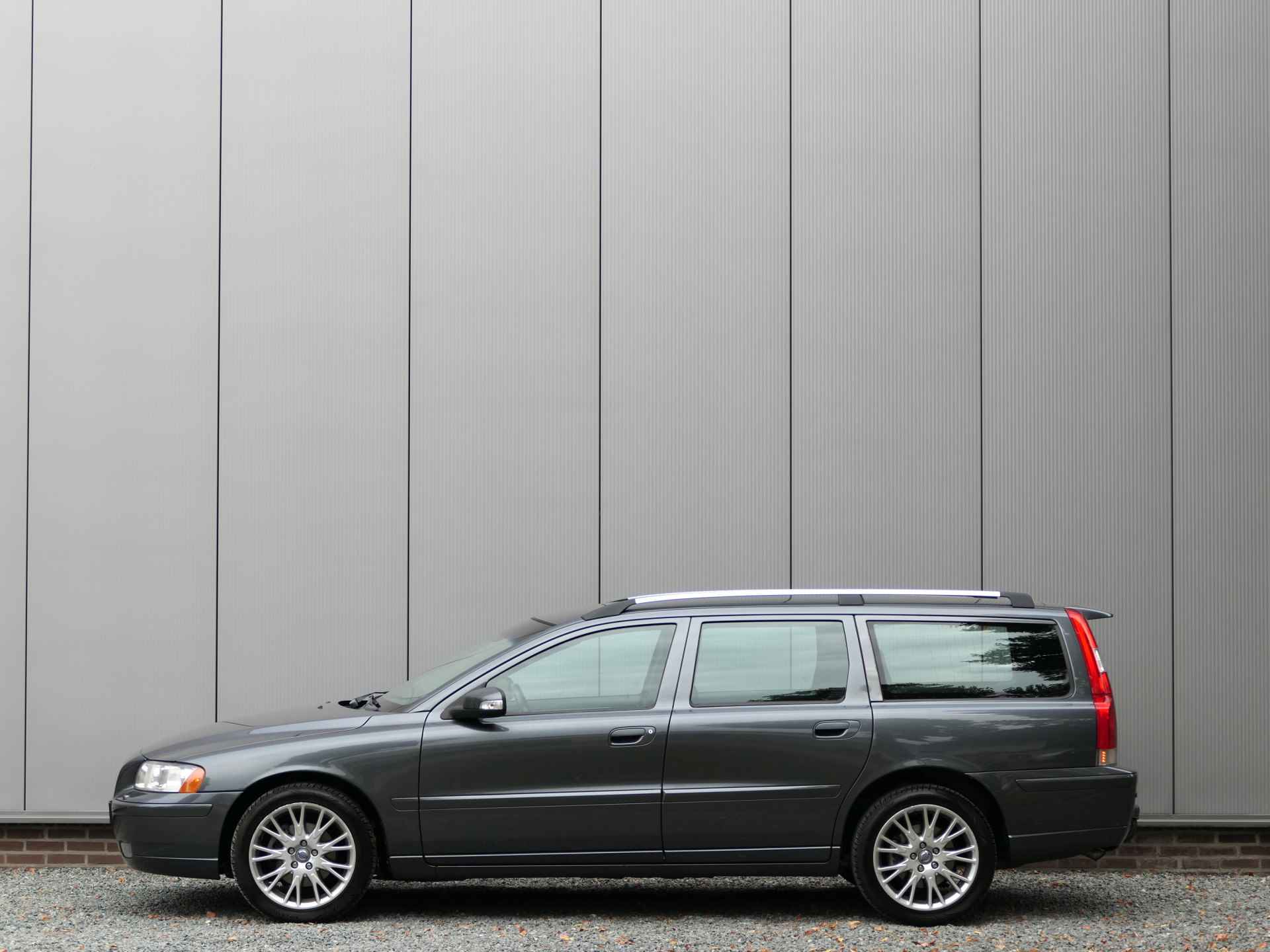 Volvo V70 2.4 Edition Sport Xenon / Leer / Trekhaak / Cruise control - 6/22