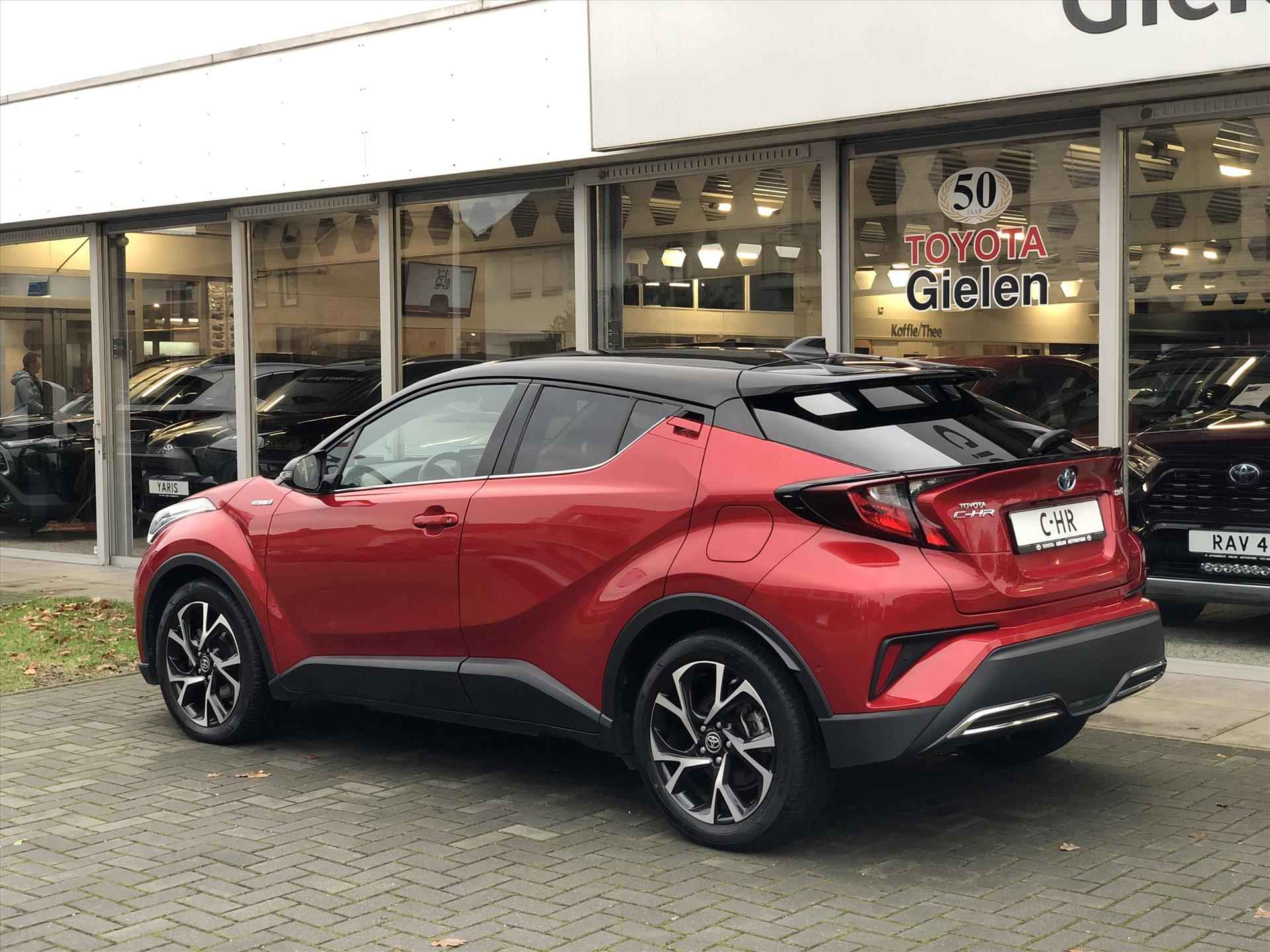 Toyota C-Hr 2.0 Hybrid 184pk Style Bi-Tone | Dodehoekherkenning, Stoel + Stuurverwarming, Keyless, CarPlay, Parkeersensoren - 13/41