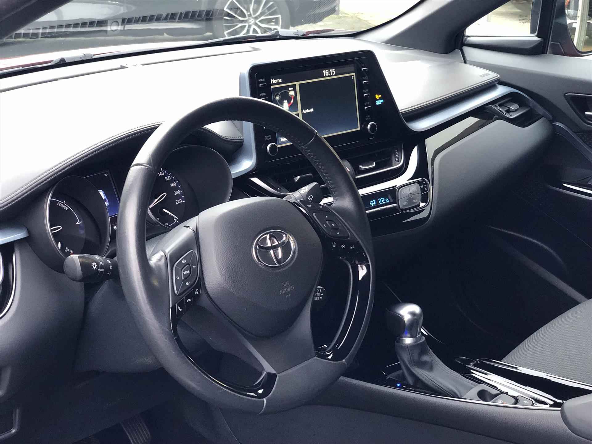 Toyota C-Hr 2.0 Hybrid 184pk Style Bi-Tone | Dodehoekherkenning, Stoel + Stuurverwarming, Keyless, CarPlay, Parkeersensoren - 17/41