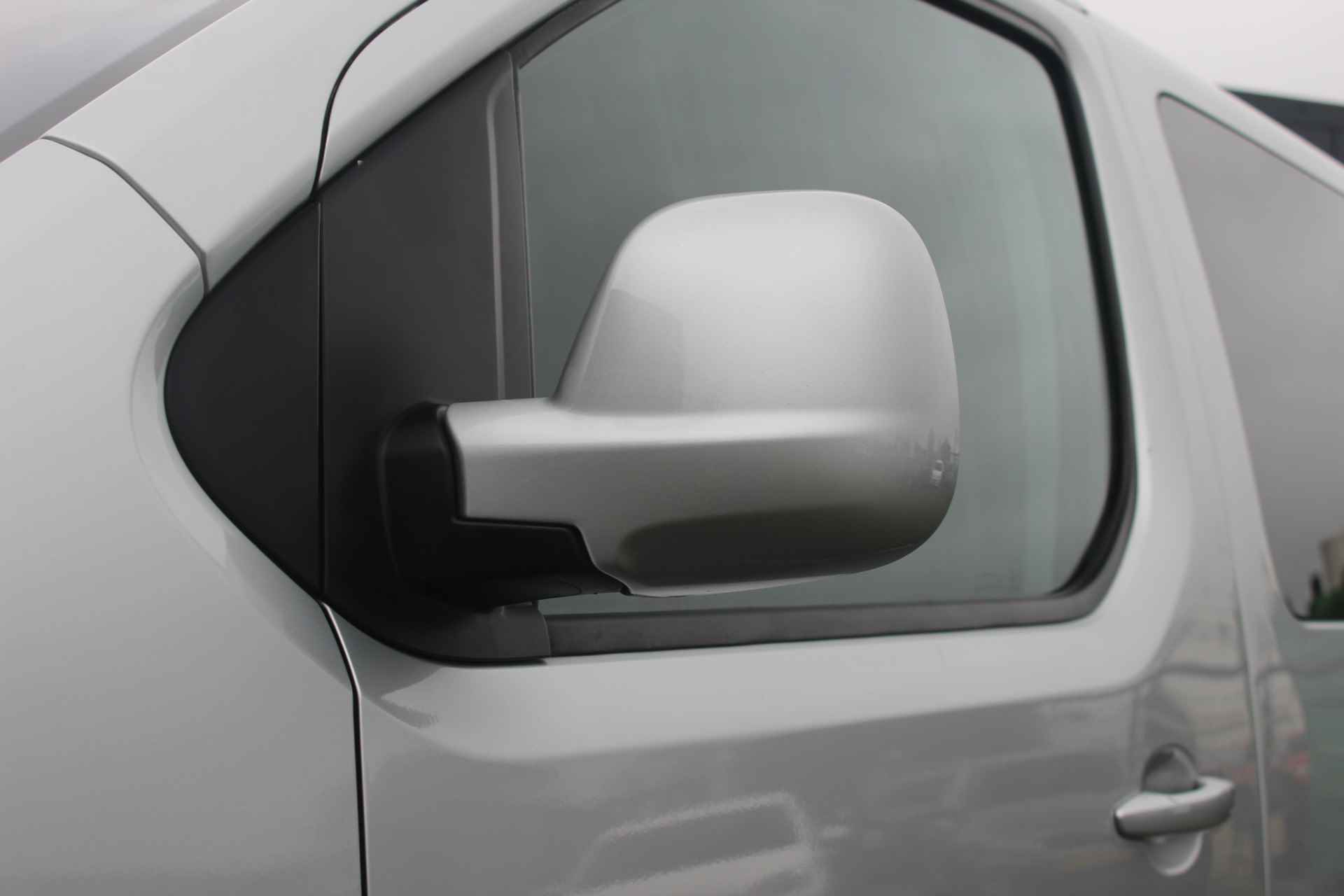 Citroën Spacetourer 1.6 BlueHDi 115 M S&S Business | Incl 1 jaar garantie | Navi | Apple Carplay | Cruise control | Bluetooth | Start & Stop | Parkeersensoren achter | Schuifdeur rechts | 3 zitrijen | Airco | Bluetooth telefoon | Boekjes aanwezig | - 6/45