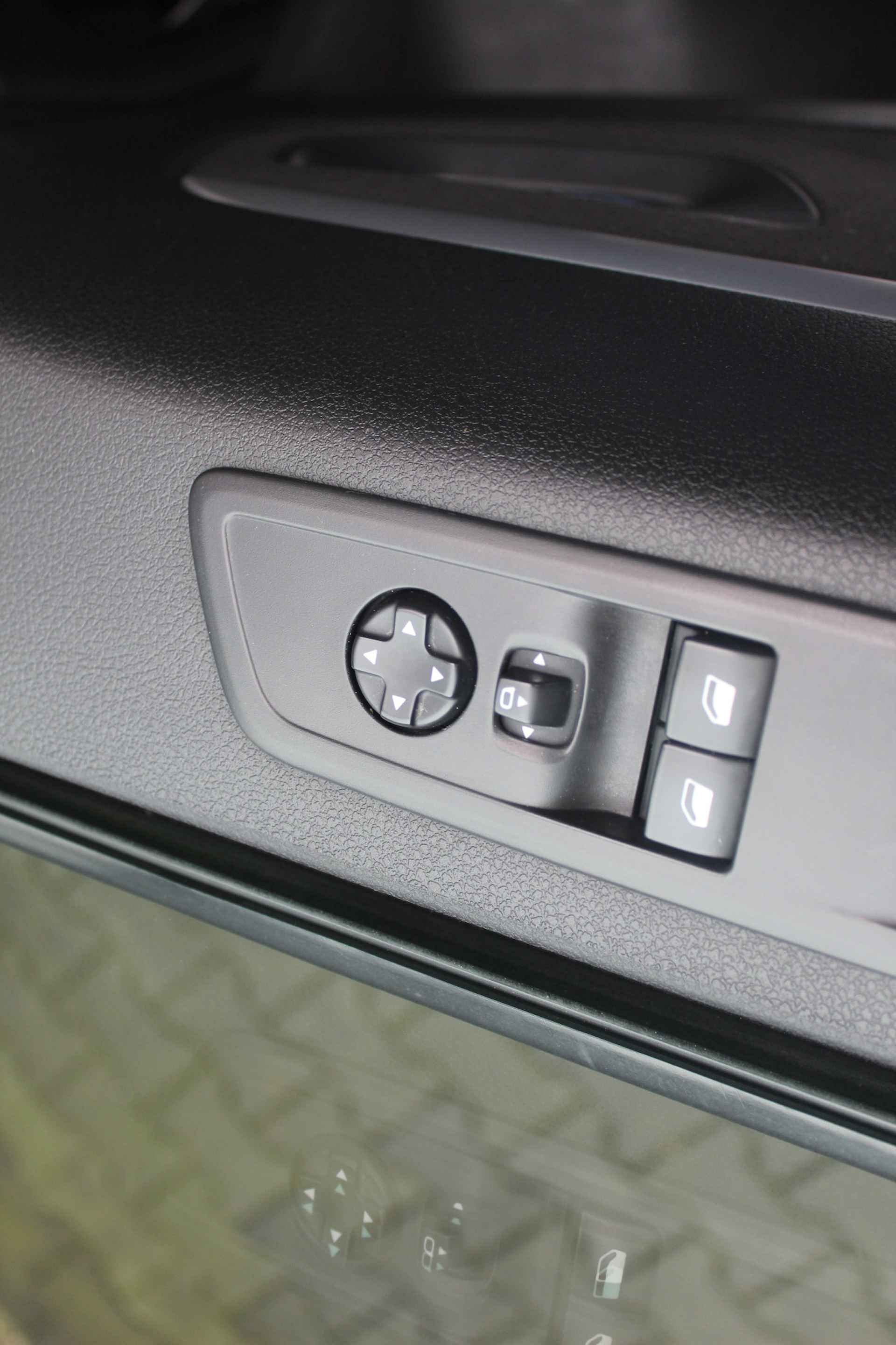 Citroën Spacetourer 1.6 BlueHDi 115 M S&S Business | Incl 1 jaar garantie | Navi | Apple Carplay | Cruise control | Bluetooth | Start & Stop | Parkeersensoren achter | Schuifdeur rechts | 3 zitrijen | Airco | Bluetooth telefoon | Boekjes aanwezig | - 27/45