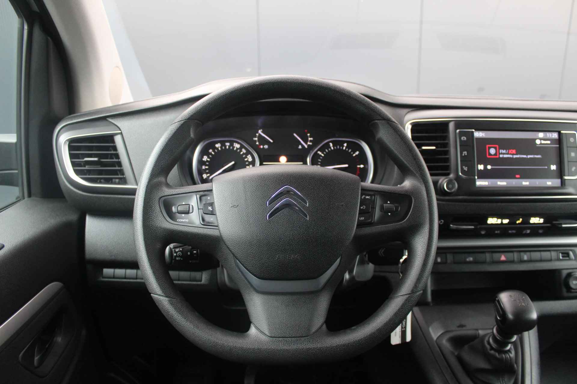 Citroën Spacetourer 1.6 BlueHDi 115 M S&S Business | Incl 1 jaar garantie | Navi | Apple Carplay | Cruise control | Bluetooth | Start & Stop | Parkeersensoren achter | Schuifdeur rechts | 3 zitrijen | Airco | Bluetooth telefoon | Boekjes aanwezig | - 38/45