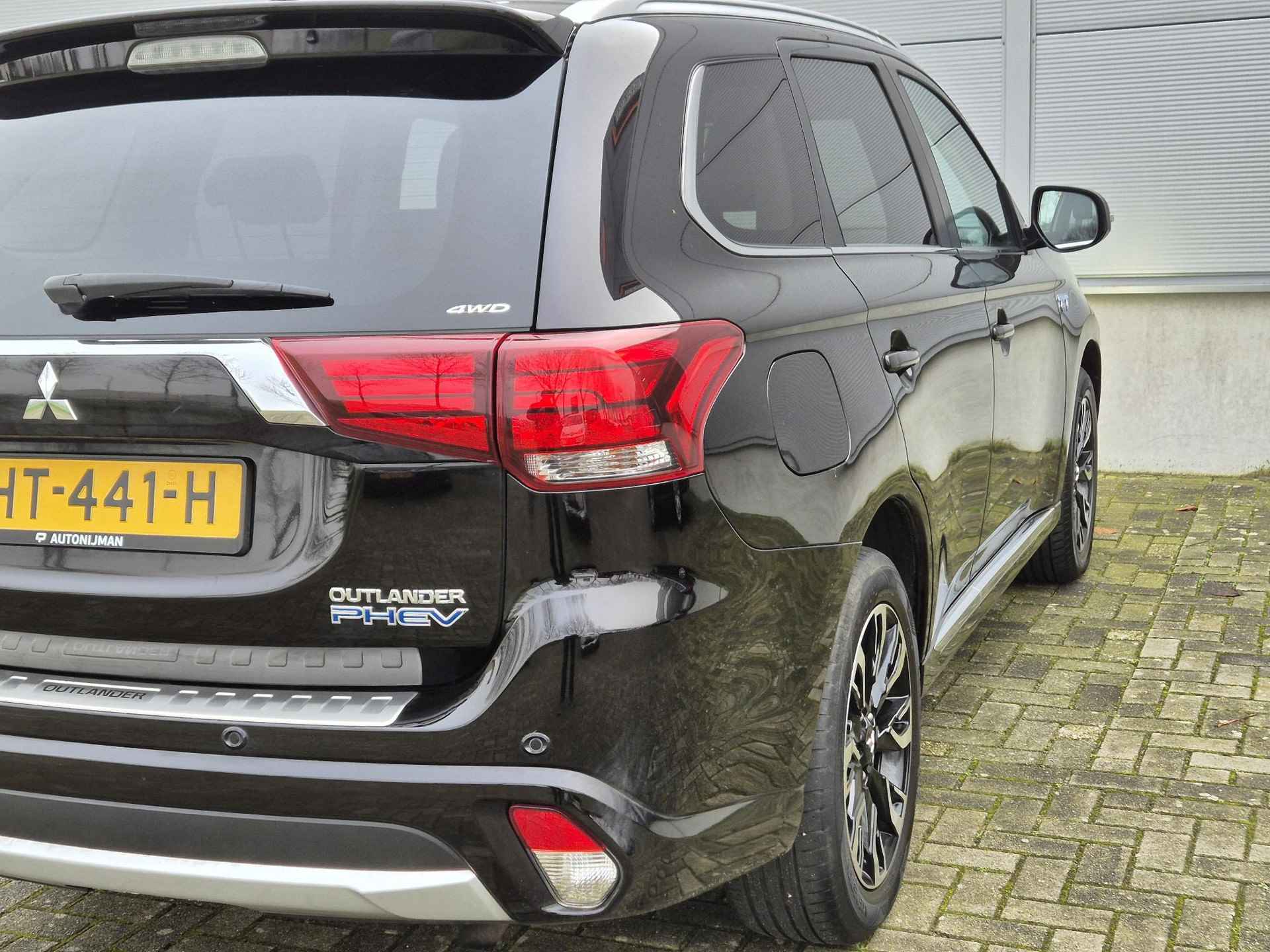 Mitsubishi Outlander 2.0 PHEV instyle+/Trekhaak/Leder/360 Camera Mitsubishi Outlander 2.0 PHEV instyle+/Trekhaak /Leder/360 Camera - 2/31