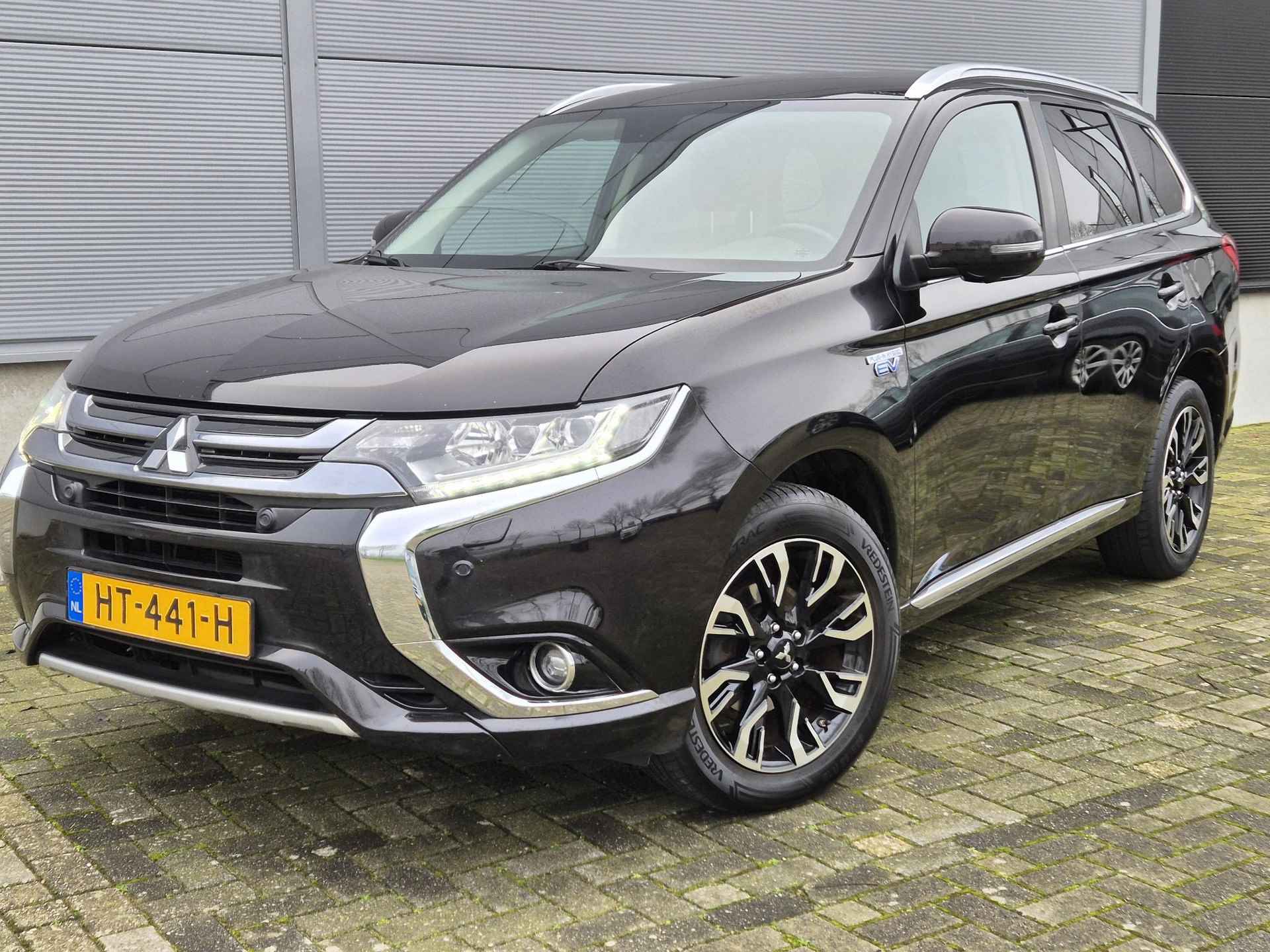 Mitsubishi Outlander 2.0 PHEV instyle+/Trekhaak/Leder/360 Camera Mitsubishi Outlander 2.0 PHEV instyle+/Trekhaak /Leder/360 Camera - 13/31