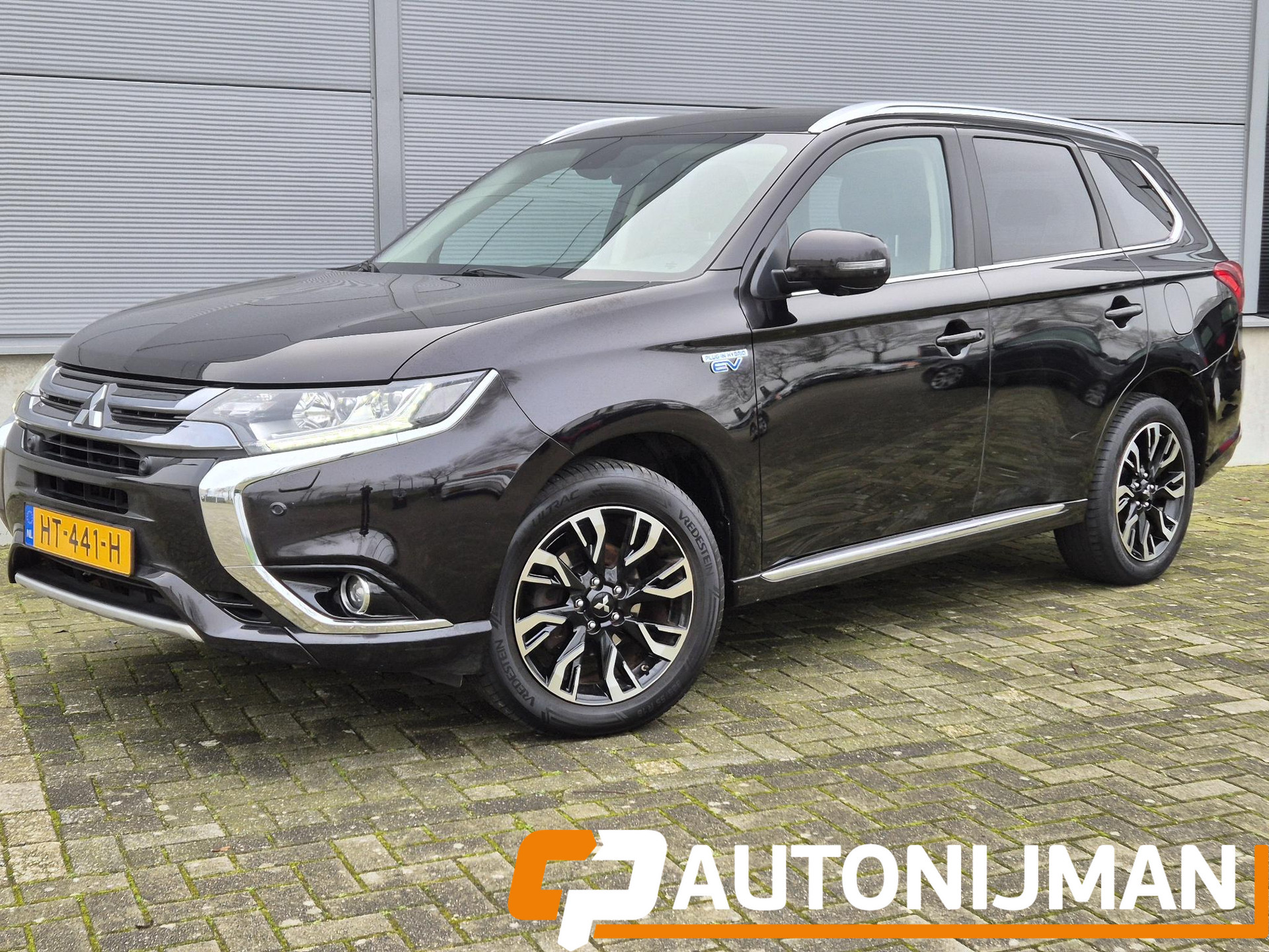 Mitsubishi Outlander 2.0 PHEV instyle+/Trekhaak/Leder/360 Camera Mitsubishi Outlander 2.0 PHEV instyle+/Trekhaak /Leder/360 Camera