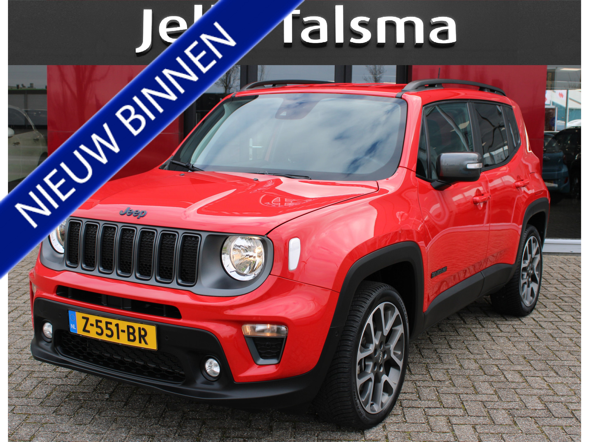 Jeep Renegade 4xe 240 Plug-in Hybrid Electric S │19'' velgen│Clima│Cruise│Camera│CarPlay | Parking Pack | Winter Pack bij viaBOVAG.nl