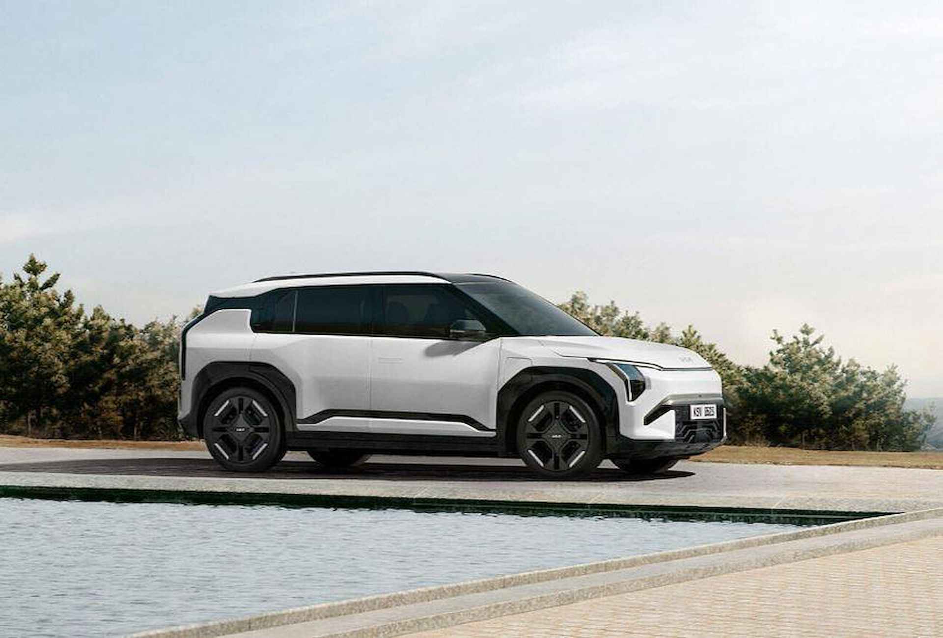 Kia EV3 GT-PlusLine Single Motor 150KW LR Long Range | Nu te bestellen |  De EV3 wordt in het vierde kwartaal van 2024 in de showroom verwacht.Nu te bestellen vanaf € 36.995 INCLUSIEF KLEUR KEUZE |  Private Lease vanaf € 459 p/m, € 398 p/m incl. SEPP - 3/13