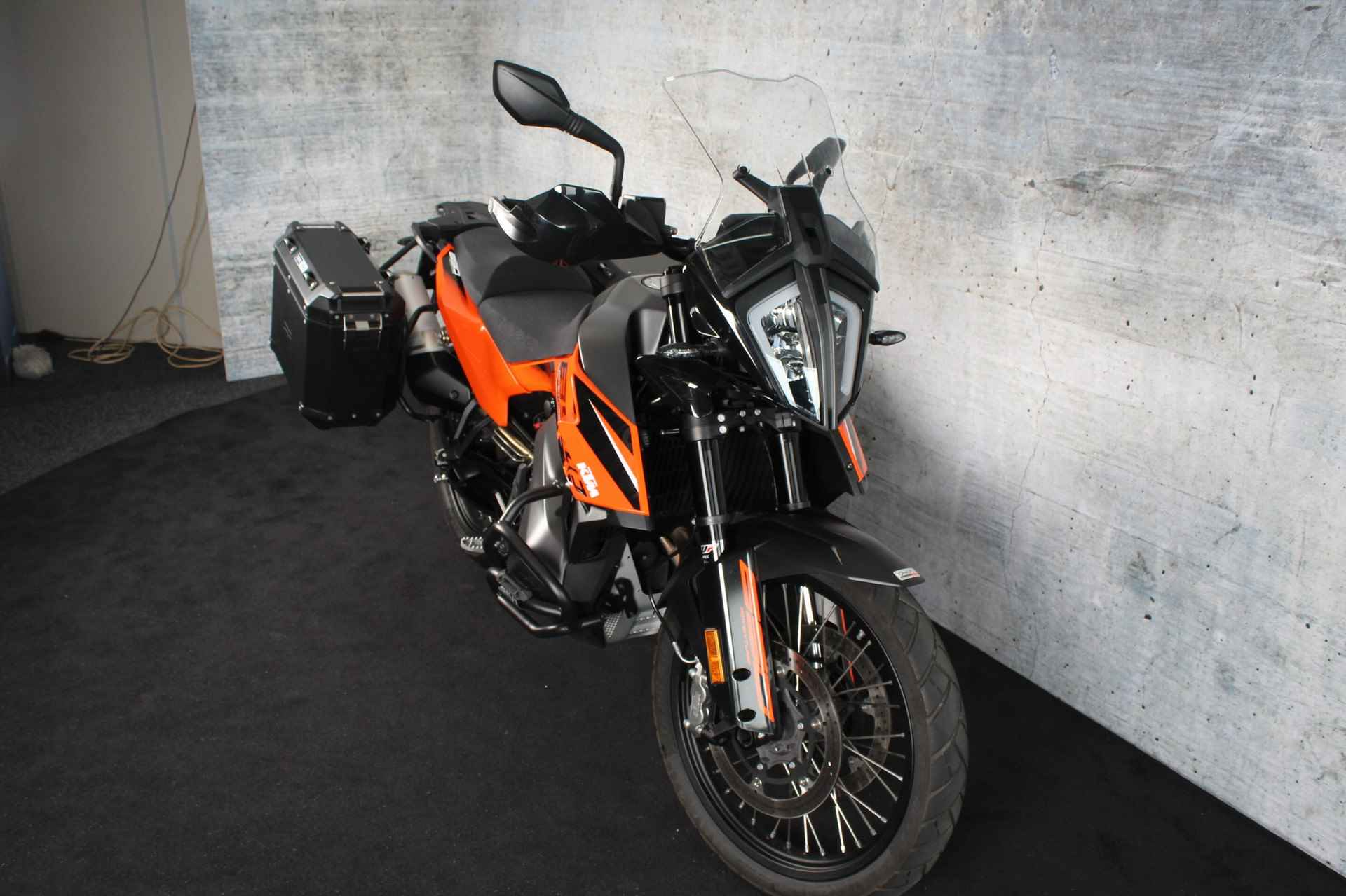 KTM 890 Adventure - 3/16