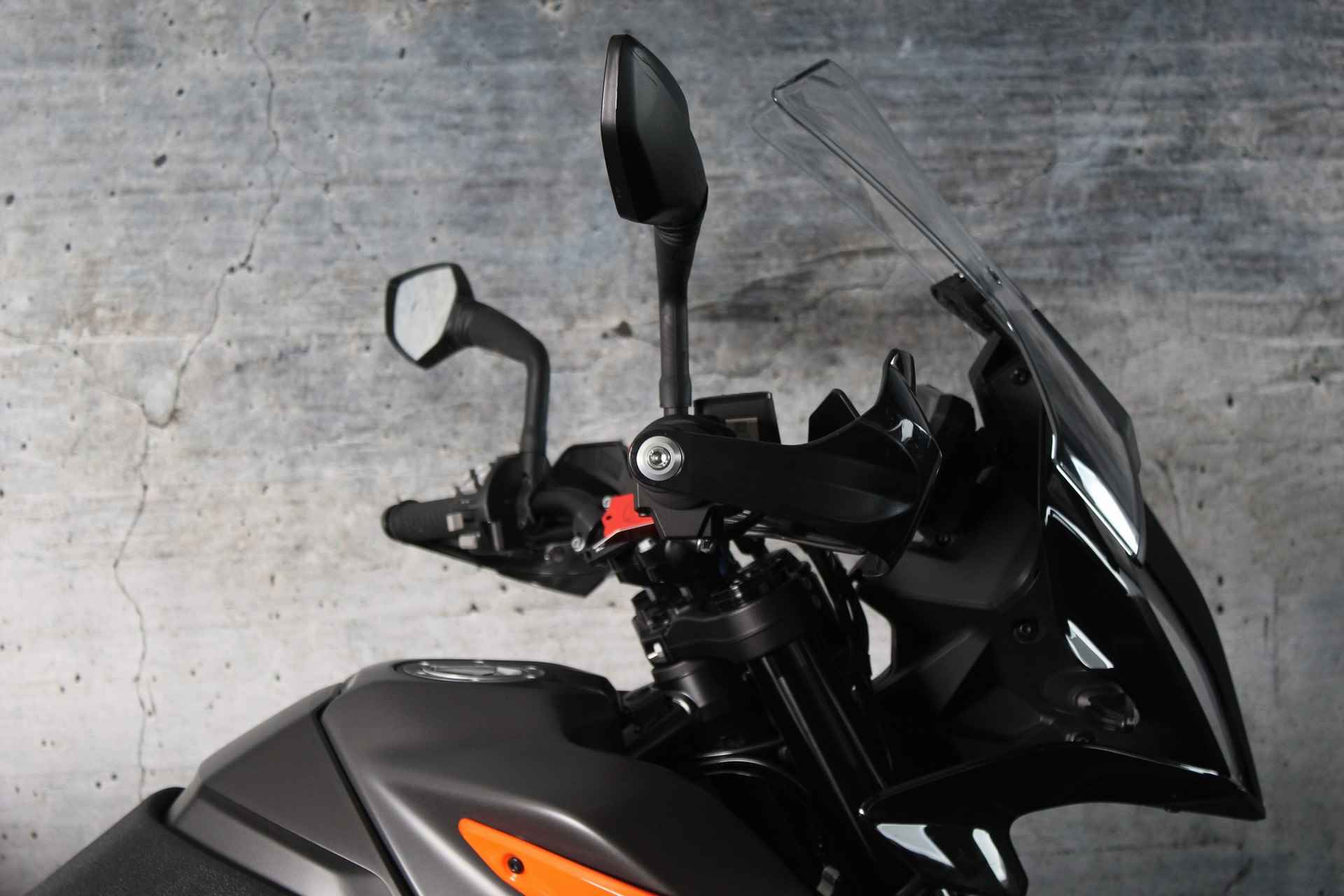 KTM 890 Adventure - 4/16