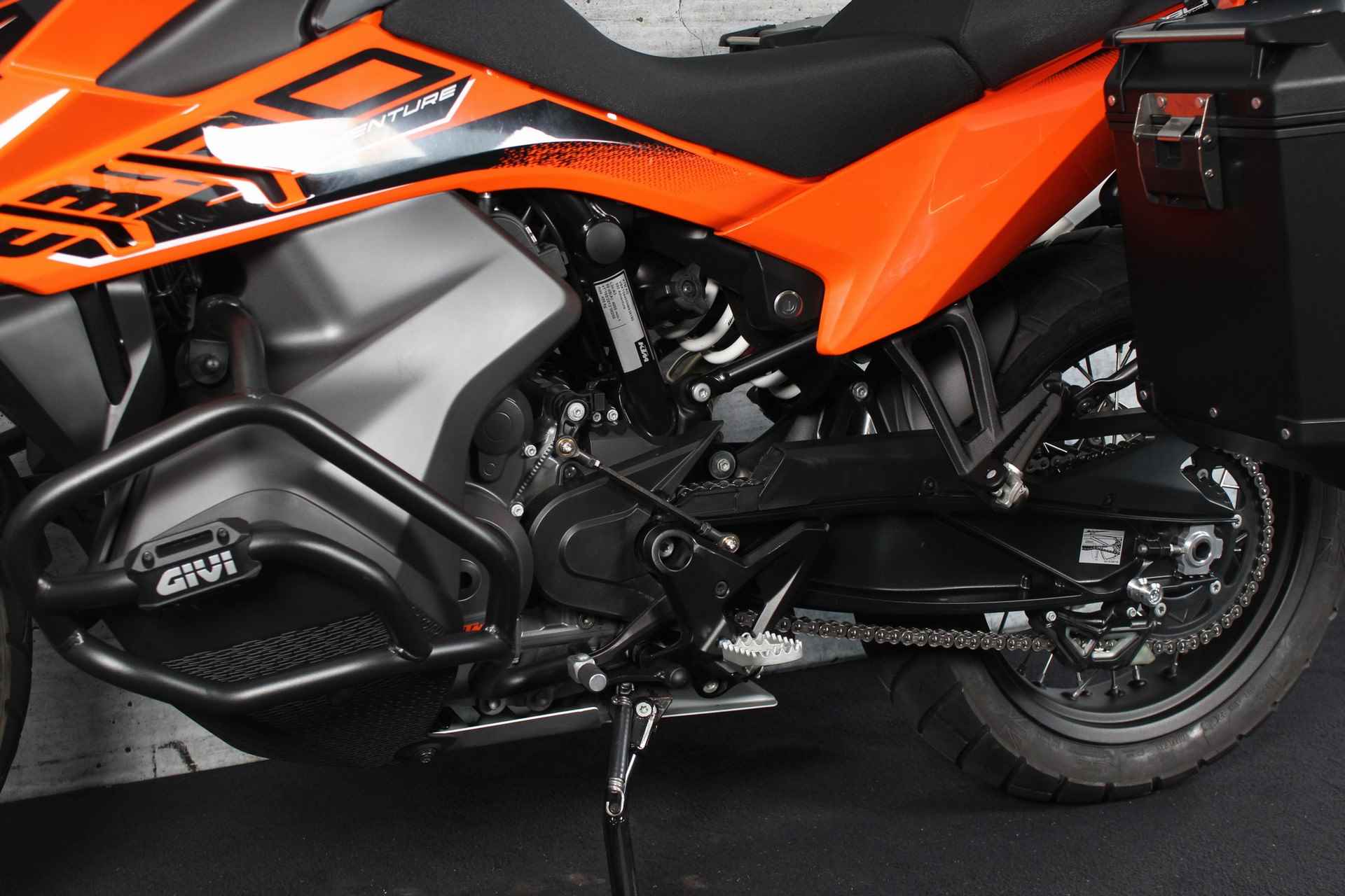 KTM 890 Adventure - 11/16