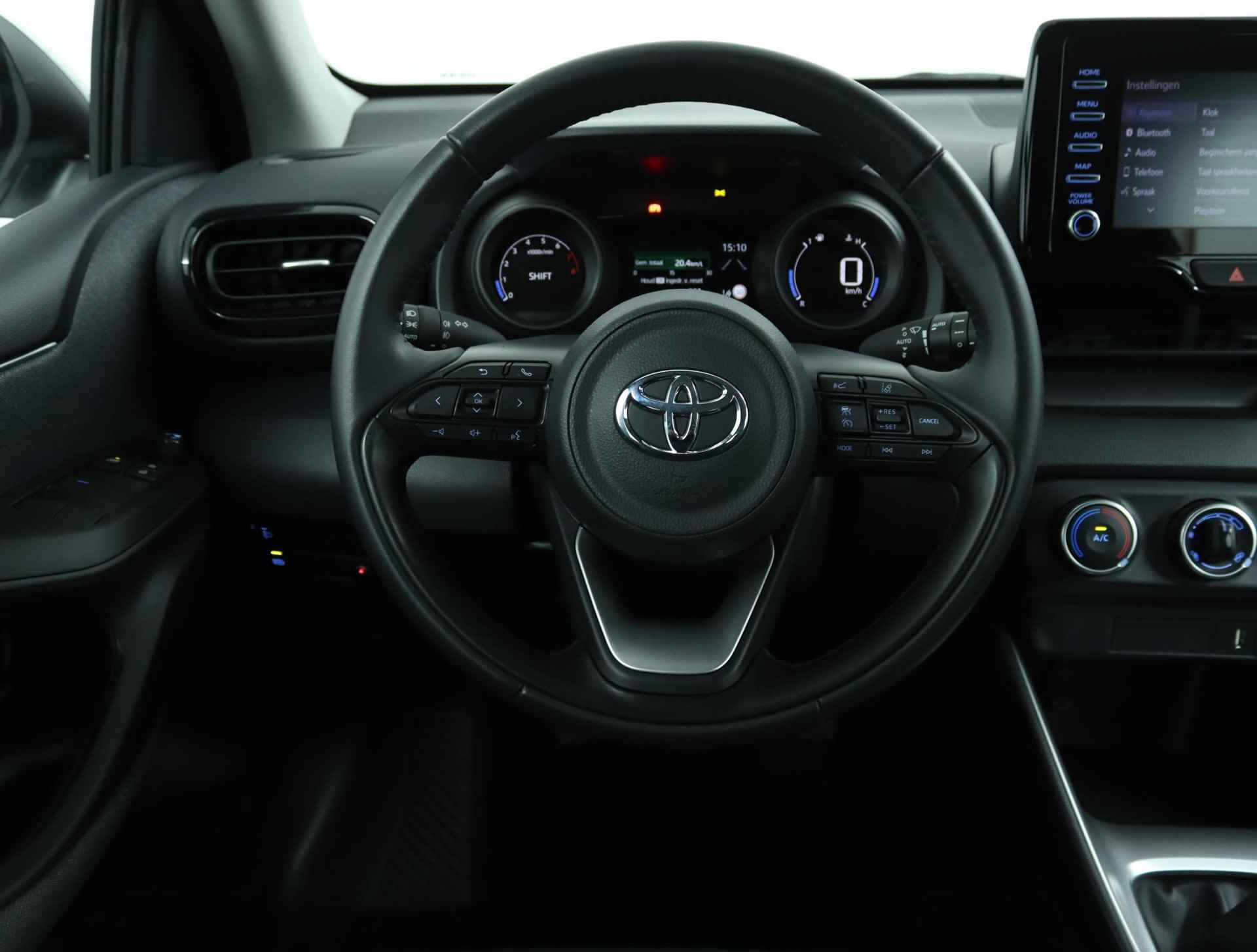 Toyota Yaris 1.5 VVT-i Dynamic | Navigatie | Adaptive Cruise Control | Achteruitrijcamera | All season banden | - 49/51
