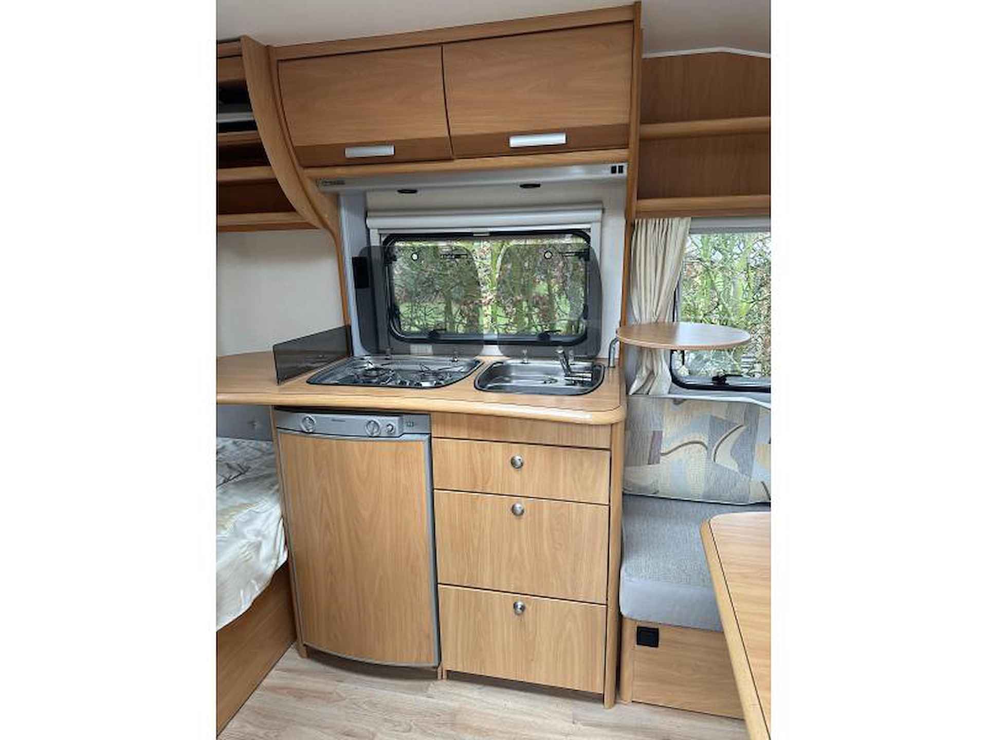 Chateau Calista 450 FHU vast bed en mover - 15/25