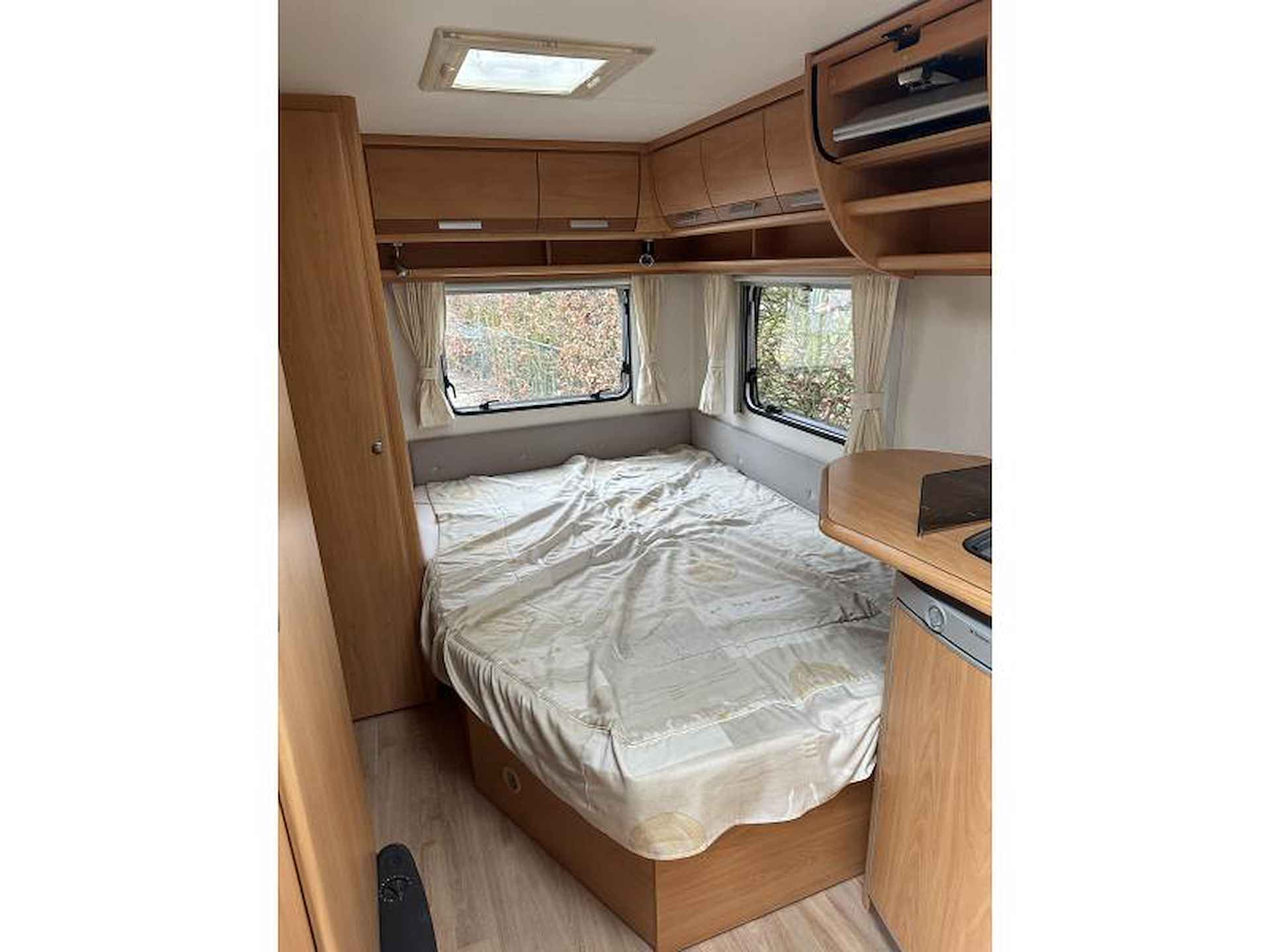 Chateau Calista 450 FHU vast bed en mover - 16/25