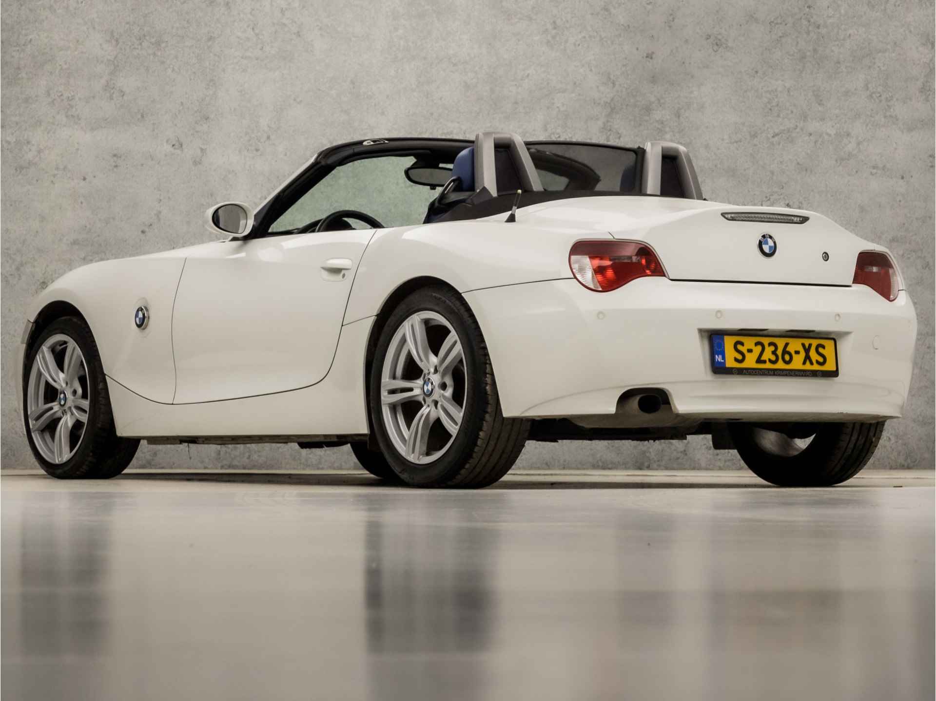 BMW Z4 Roadster 2.0i Sportline 150Pk (YOUNGTIMER, SCHERM, STOELVERWARMING, LEDER, MEMORY SEATS, XENON, CLIMATE, CRUISE, PARKEERSENSOREN, NIEUWE APK, NIEUWSTAAT) - 3/34