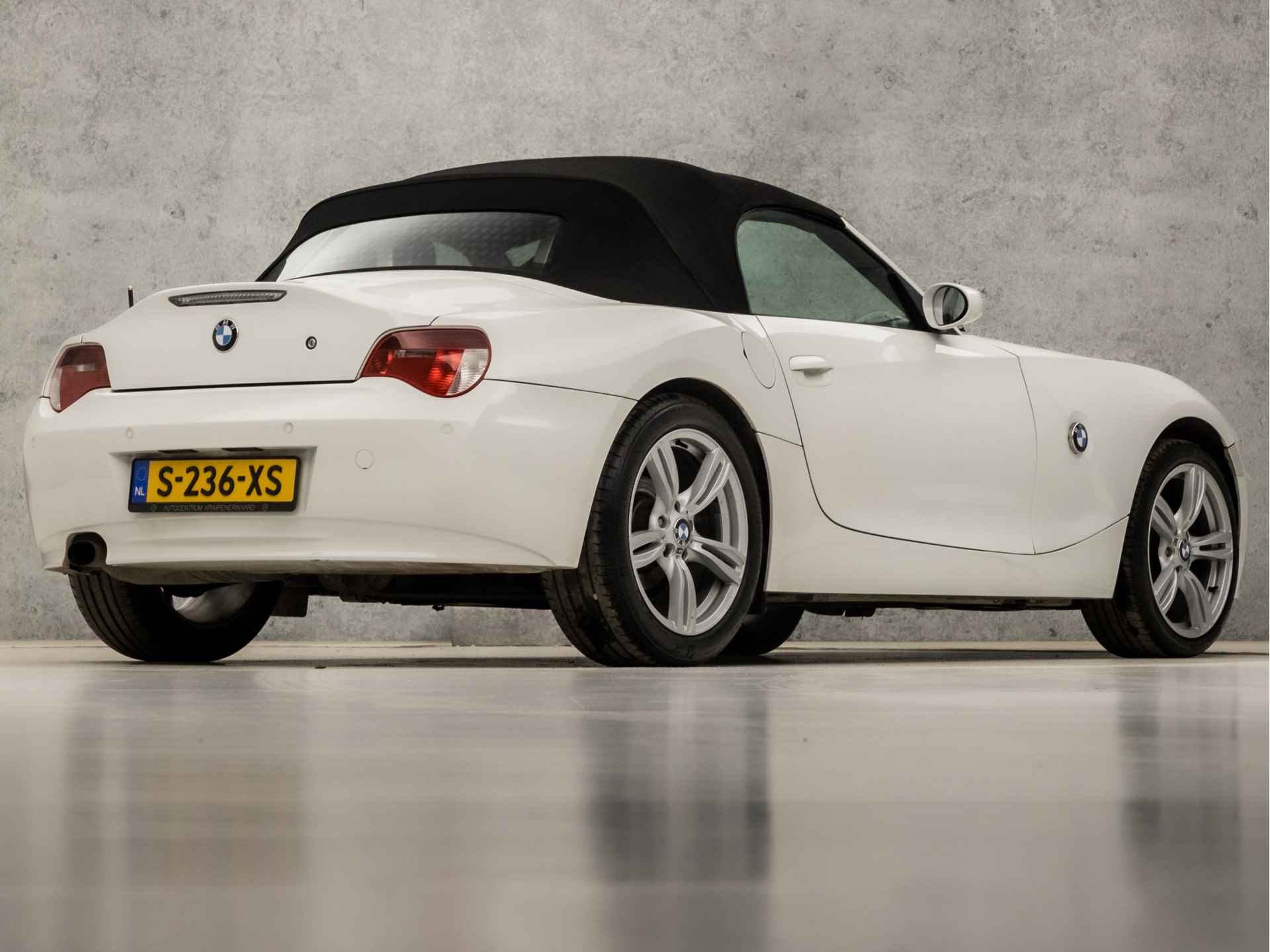 BMW Z4 Roadster 2.0i Sportline 150Pk (YOUNGTIMER, SCHERM, STOELVERWARMING, LEDER, MEMORY SEATS, XENON, CLIMATE, CRUISE, PARKEERSENSOREN, NIEUWE APK, NIEUWSTAAT) - 5/34