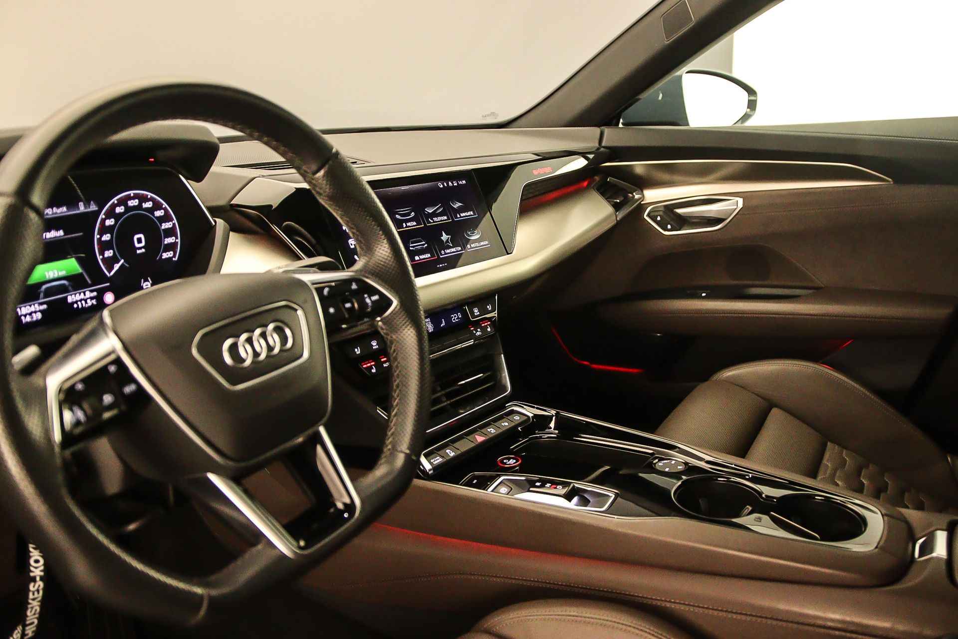 Audi e-tron GT 93 kWh 476pk Quattro | B&O | Matrix-Laser | Leder | 360cam | 21 inch | Stoelverwarming/Ventilatie | Parking/Tourpack | Wolraamcarbid Remmen | - 39/165