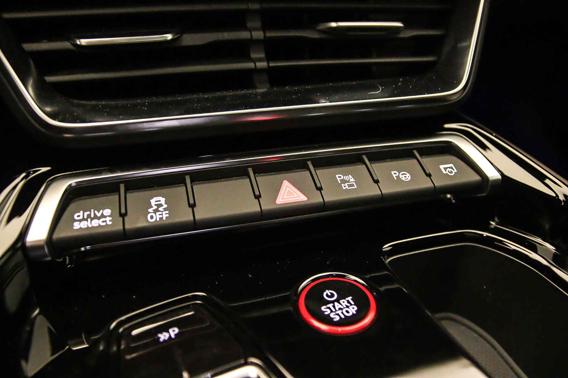 Audi e-tron GT 93 kWh 476pk Quattro | B&O | Matrix-Laser | Leder | 360cam | 21 inch | Stoelverwarming/Ventilatie | Parking/Tourpack | Wolraamcarbid Remmen | - 73/165