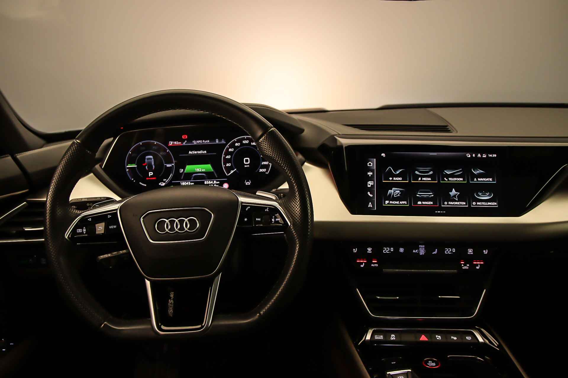Audi e-tron GT 93 kWh 476pk Quattro | B&O | Matrix-Laser | Leder | 360cam | 21 inch | Stoelverwarming/Ventilatie | Parking/Tourpack | Wolraamcarbid Remmen | - 98/165