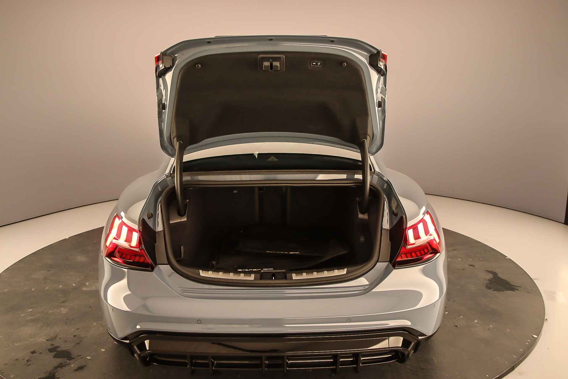 Audi e-tron GT 93 kWh 476pk Quattro | B&O | Matrix-Laser | Leder | 360cam | 21 inch | Stoelverwarming/Ventilatie | Parking/Tourpack | Wolraamcarbid Remmen | - 102/165
