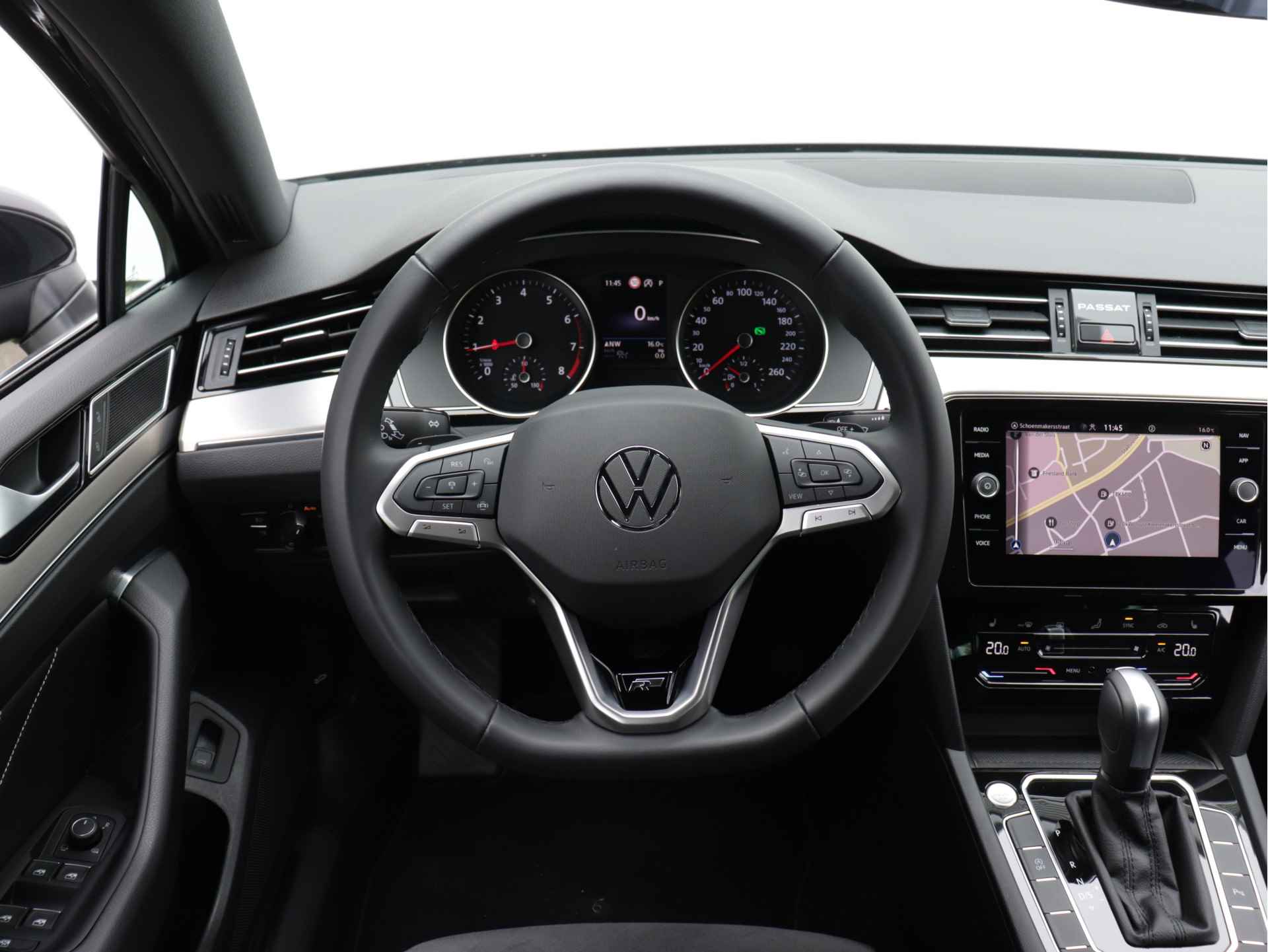 Volkswagen Passat Variant 1.5 TSI R-Line 150pk Automaat | Navigatie | Camera | Stoelverwarming V+A | LED Matrix | - 9/56