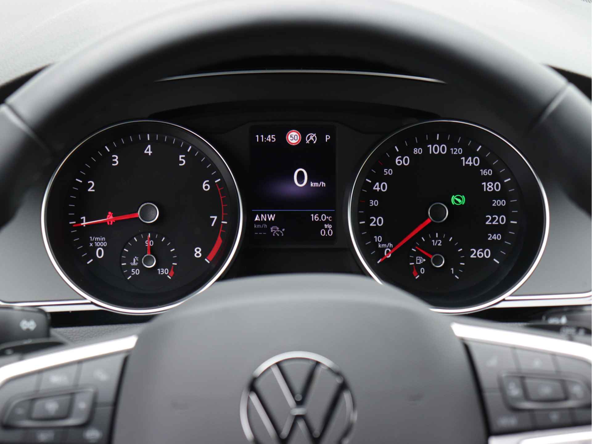 Volkswagen Passat Variant 1.5 TSI R-Line 150pk Automaat | Navigatie | Camera | Stoelverwarming V+A | LED Matrix | - 11/56