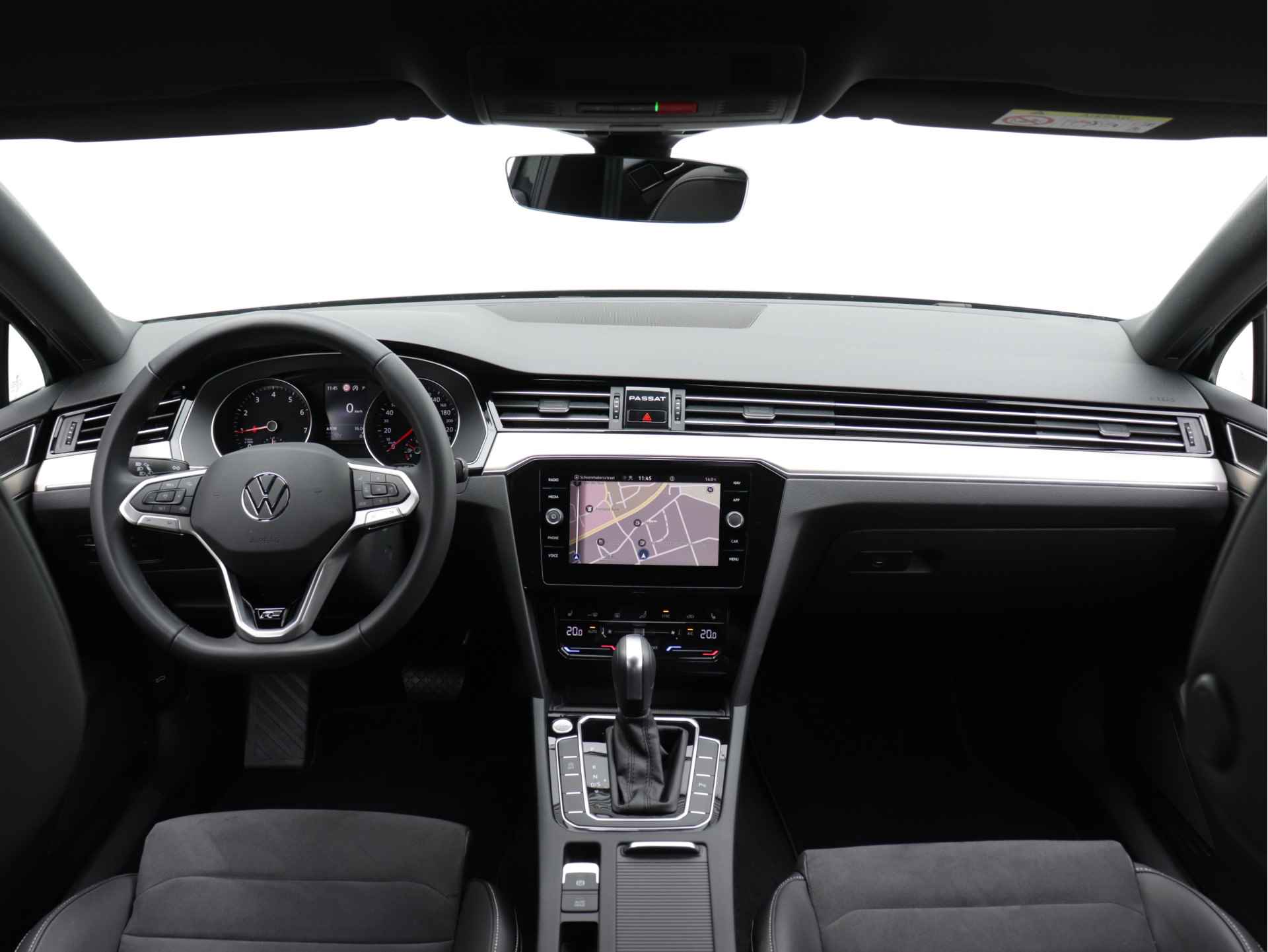 Volkswagen Passat Variant 1.5 TSI R-Line 150pk Automaat | Navigatie | Camera | Stoelverwarming V+A | LED Matrix | - 16/56