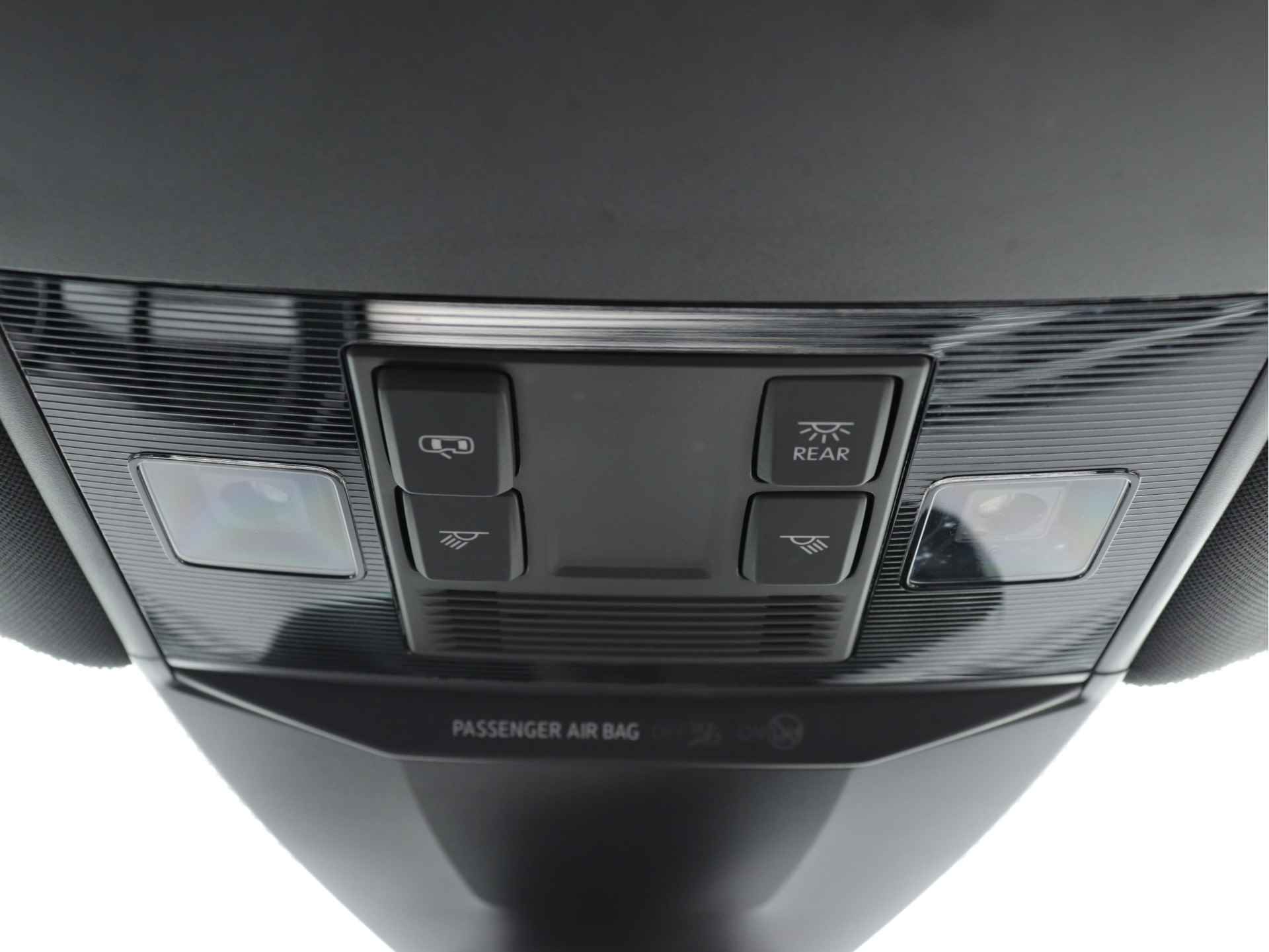 Volkswagen Passat Variant 1.5 TSI R-Line 150pk Automaat | Navigatie | Camera | Stoelverwarming V+A | LED Matrix | - 38/56