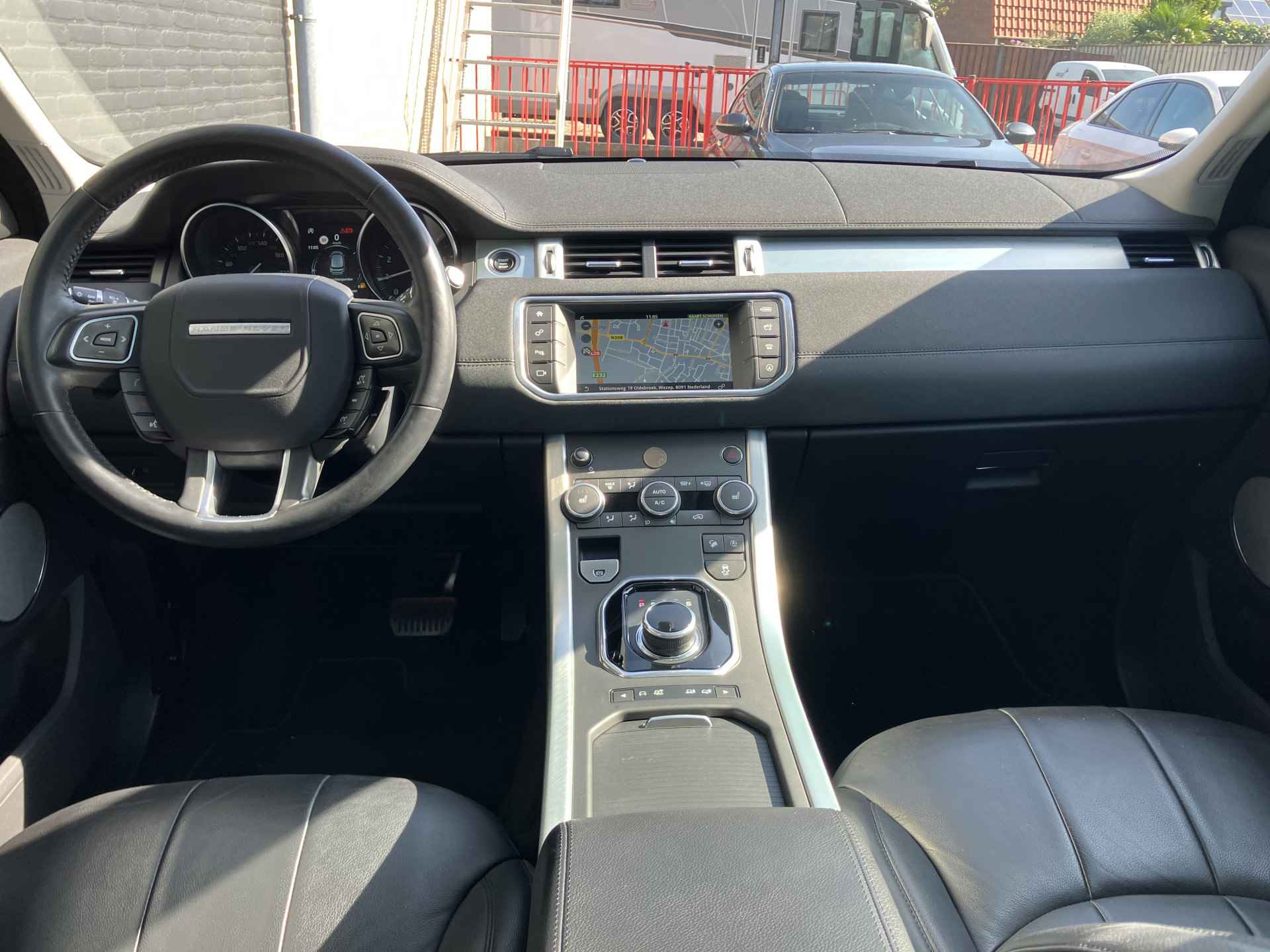 Land Rover Range Rover Evoque 2.0 Si4 SE AWD AUT. | 1e eigenaar | dealer onderhouden | navigatie | leer | cruise control | camera | panoramadak - 17/40