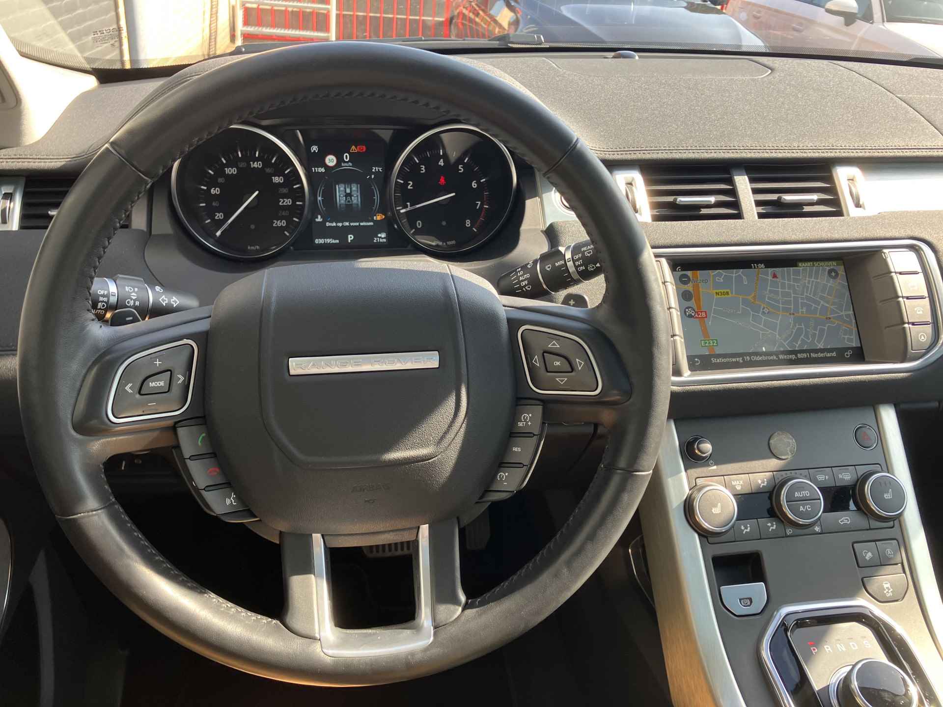 Land Rover Range Rover Evoque 2.0 Si4 SE AWD AUT. | 1e eigenaar | dealer onderhouden | navigatie | leer | cruise control | camera | panoramadak - 24/40