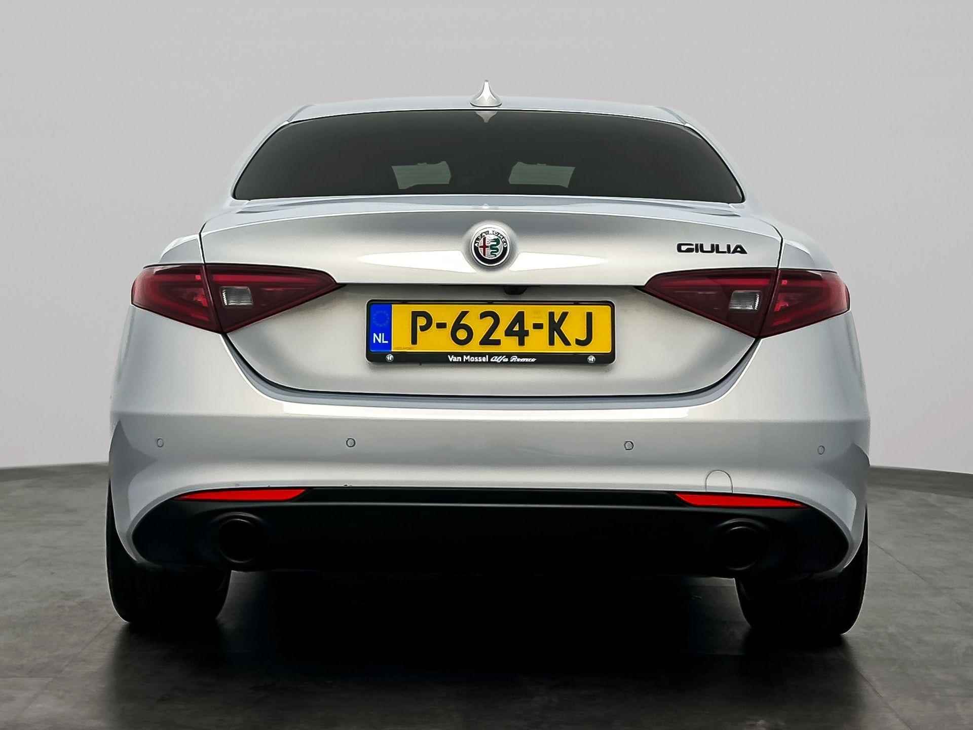 Alfa Romeo Giulia 2.0T Sprint | Lederen Bekleding | Stoel + Stuurverwarming | Navigatie | Camera | 19" Velgen | - 6/26