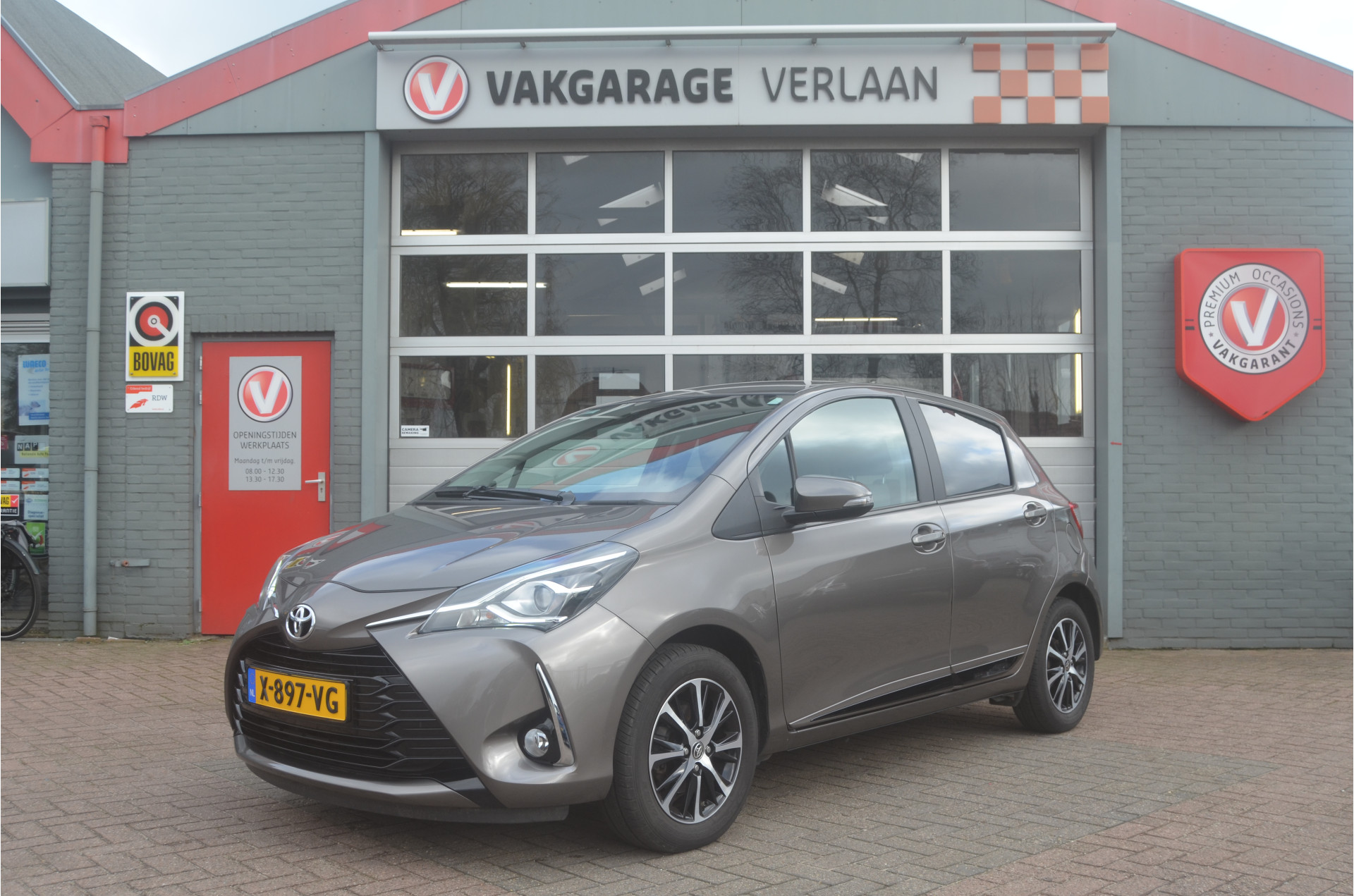 Toyota Yaris 1.5 VVT-i Dynamic.. 12 mnd. garantie. bij viaBOVAG.nl